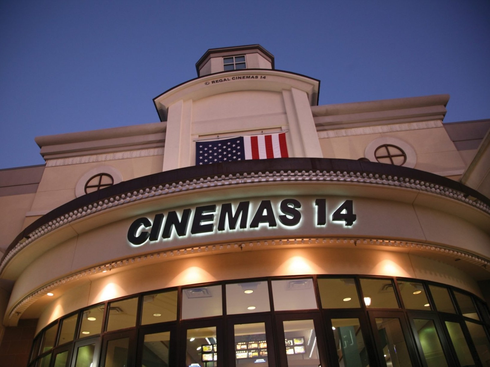 movietheater01.jpg