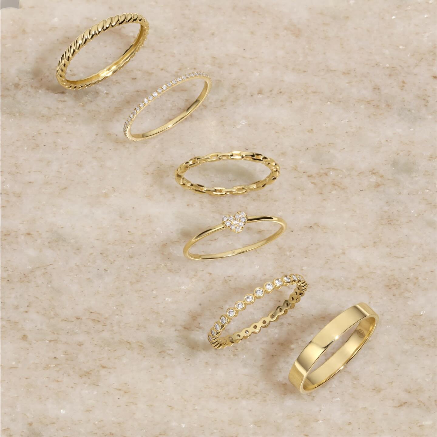 COMING SOON! We are thrilled to announce @gorjana is set to open in North Hills! The jewelry brand will open in the Main District next to @livetruefood. ✨