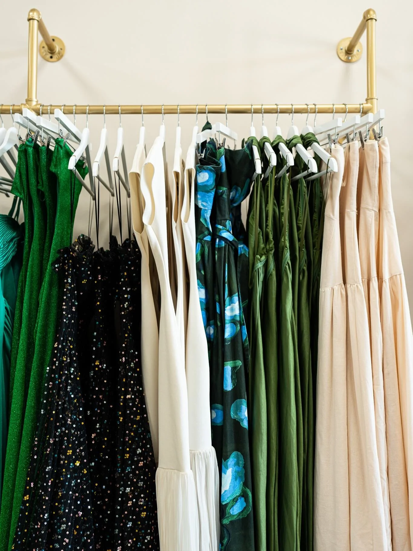 🎁🎄 Day 8 of the 12 Days of North Hills Christmas! 

Today&rsquo;s giveaway is the ultimate Makers Alley bundle from @visitnhid! Makers Alley is home to hyper-local purveyors and artisans&mdash;aka the perfect place to shop small this holiday season