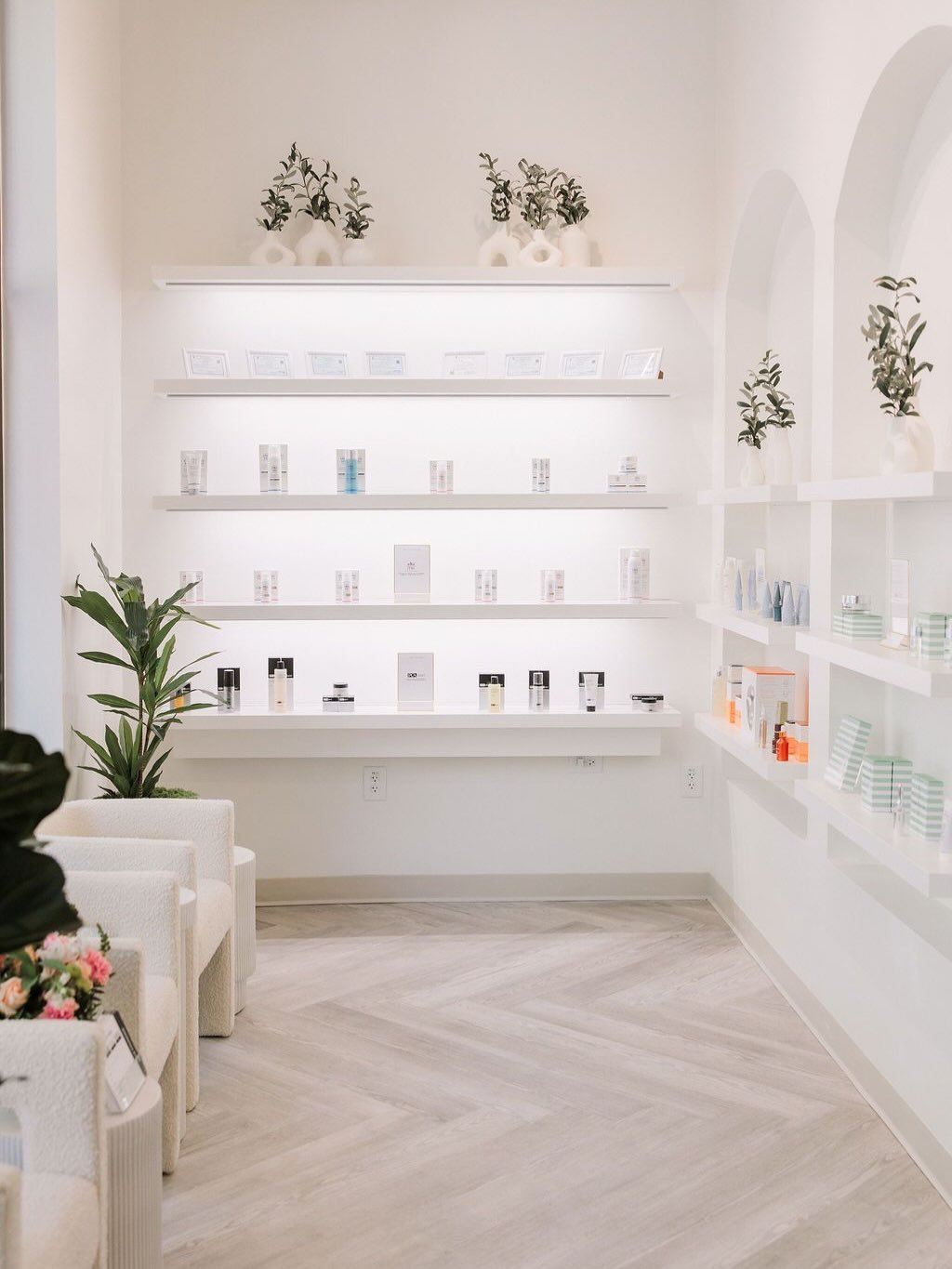 Good skin starts here. ✨

@facefoundrie is bringing you their best Hydrafacial deal yet: just $149 for the entire month of September! 

📅 September 1&ndash;30
📍 @facefoundrie North Hills

Call (984) 370-8855 or visit their website facefoundrie.com 