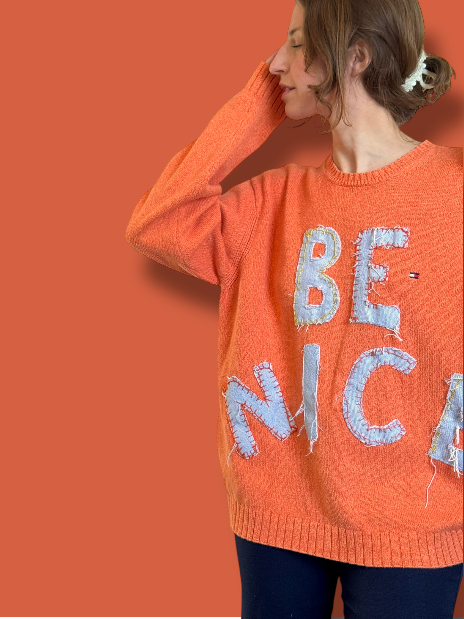 ‘Be Nice’ 00s Tommy H Sweater • (XL)