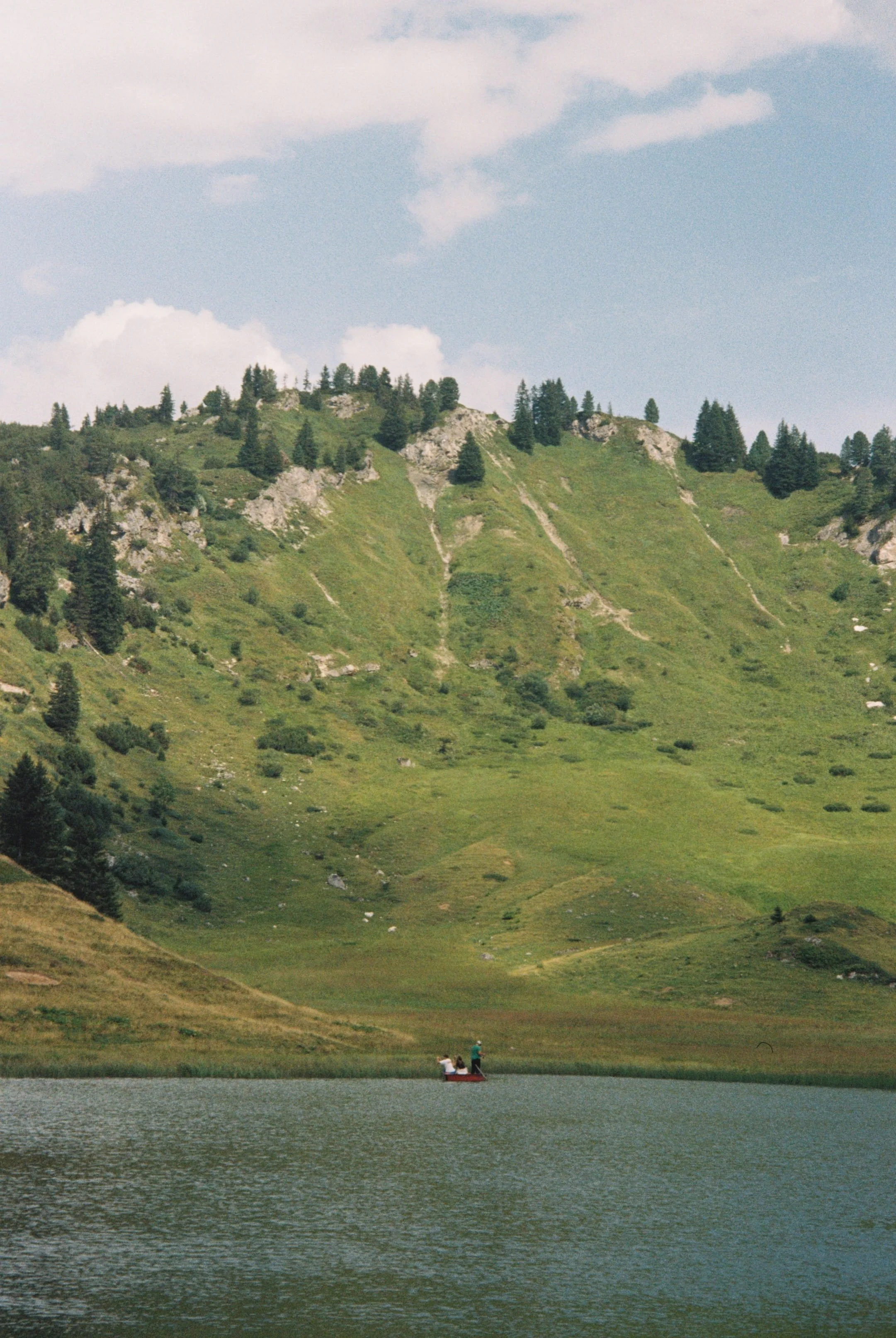 R1-01917-026A.jpg