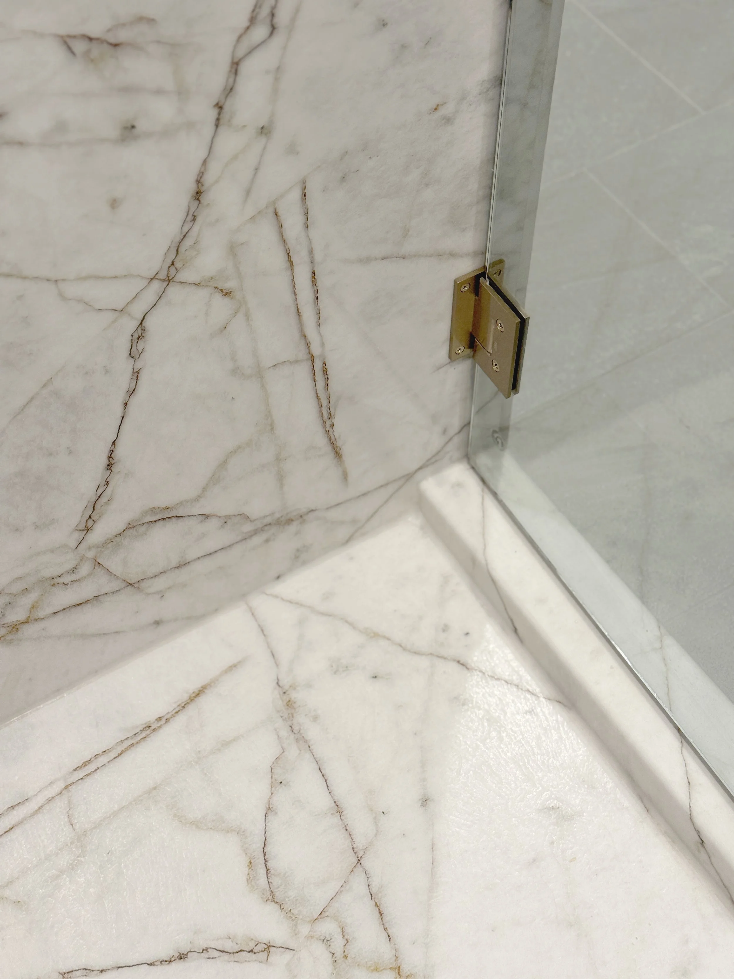 White Crystal floor and curb