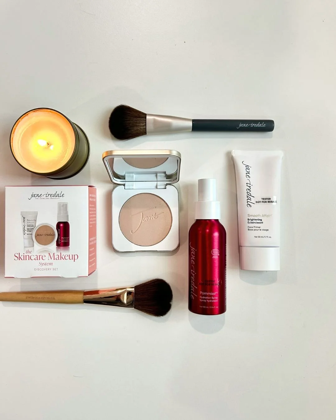 Just because you had a laser treatment doesn't mean you have to skip makeup.

Our Jane Iredale Post-Procedure Makeup Kits are perfect for those in-between healing days when you still want to feel put together&hellip; without irritating your skin.

Ea