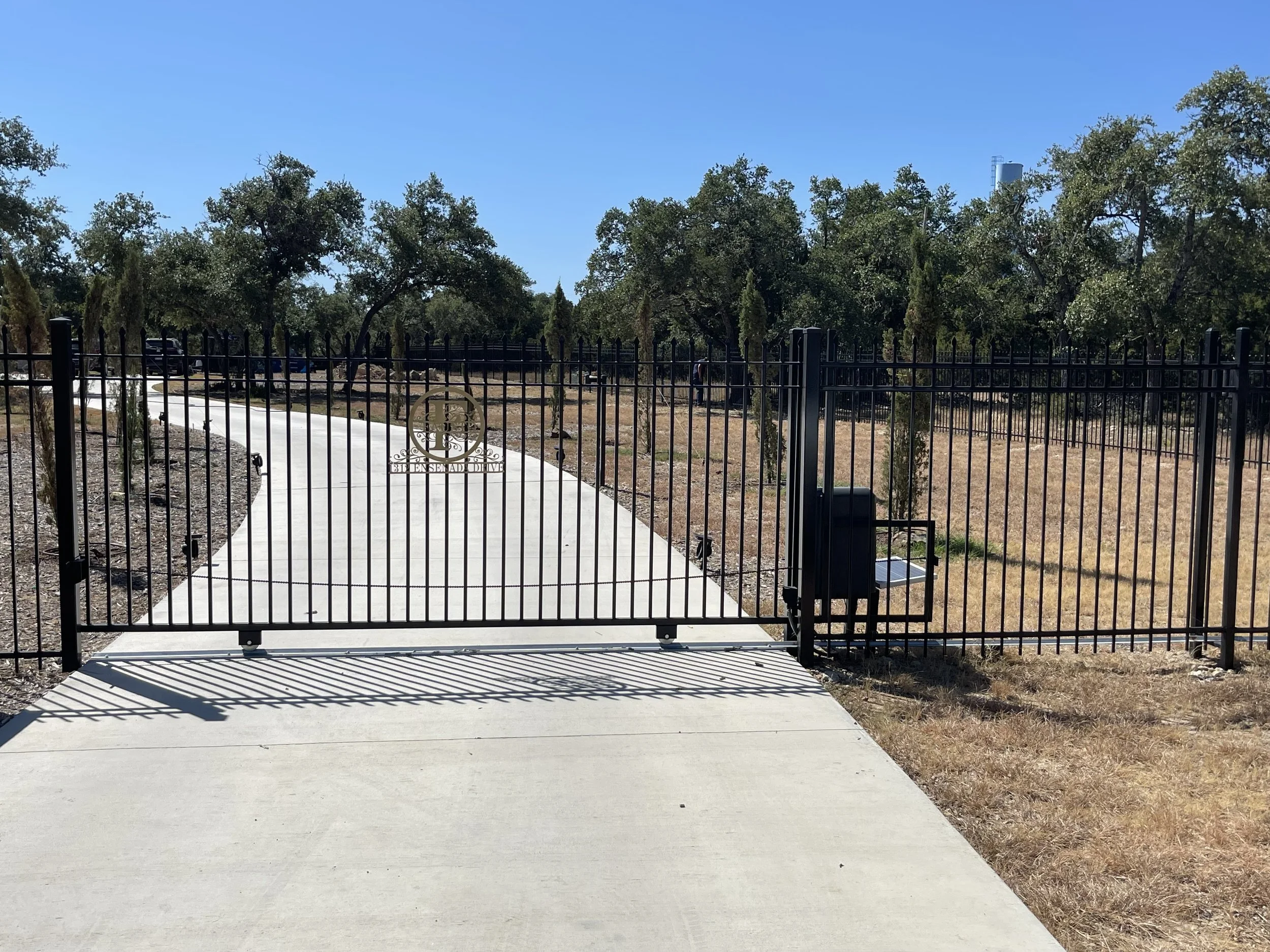 Montage Three Rail Classic Sliding Gate