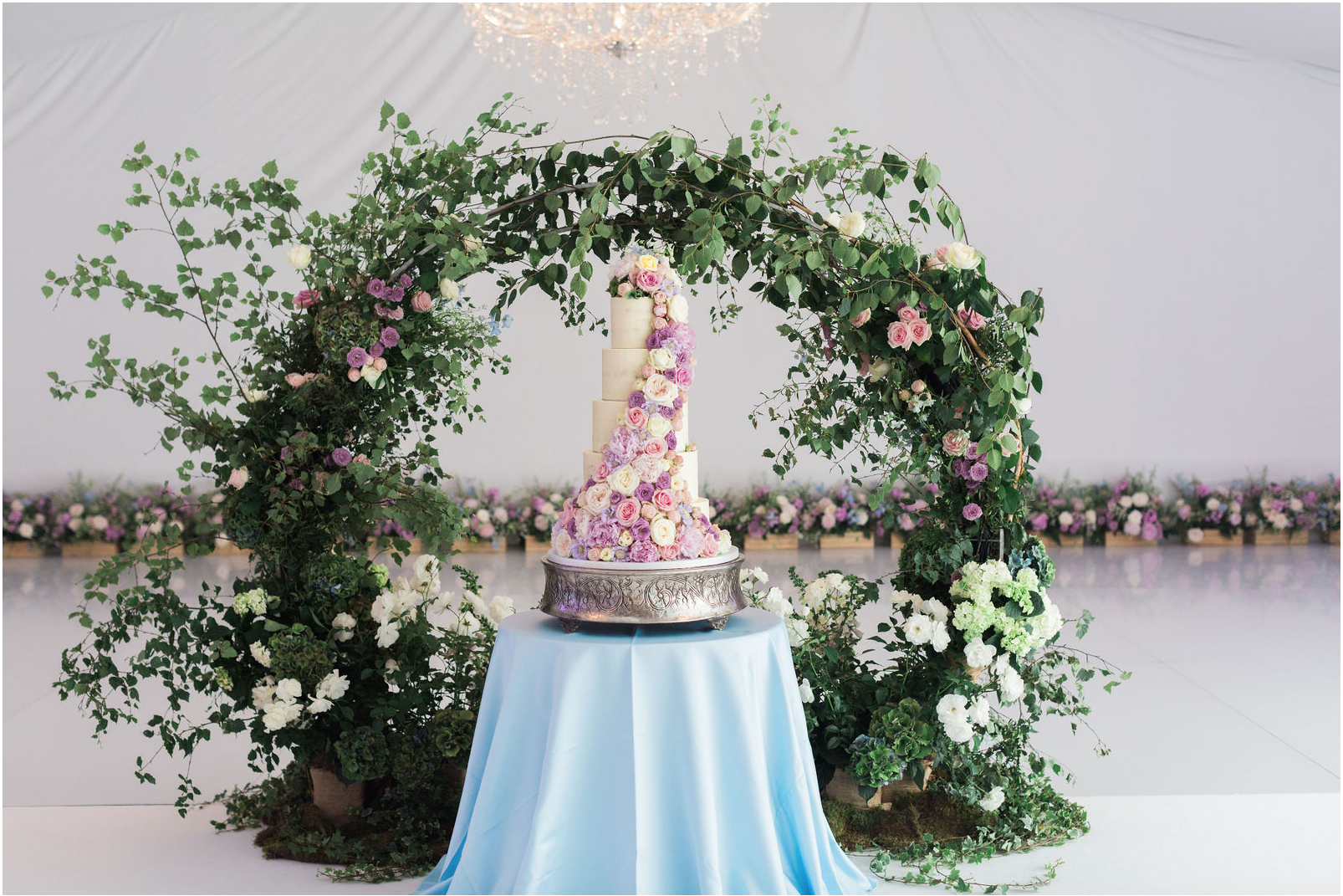 Stunning wedding cake