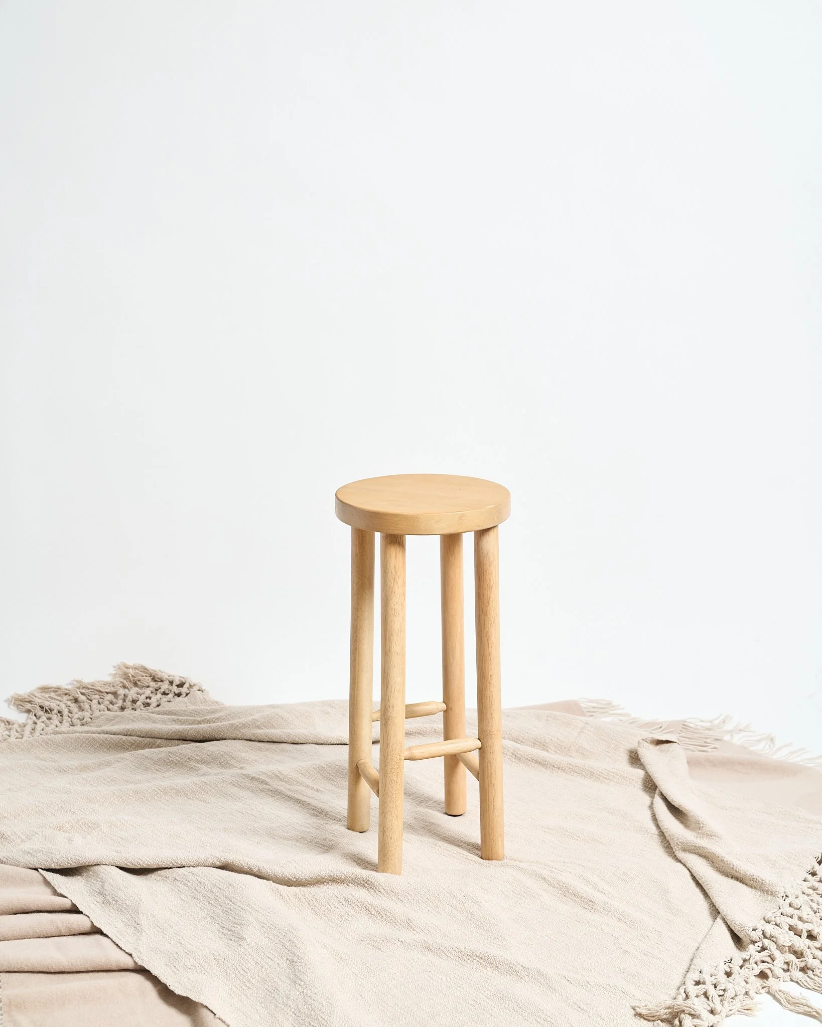 2025_LG ITEMS_Vase_Stool_Chairs5137.jpg
