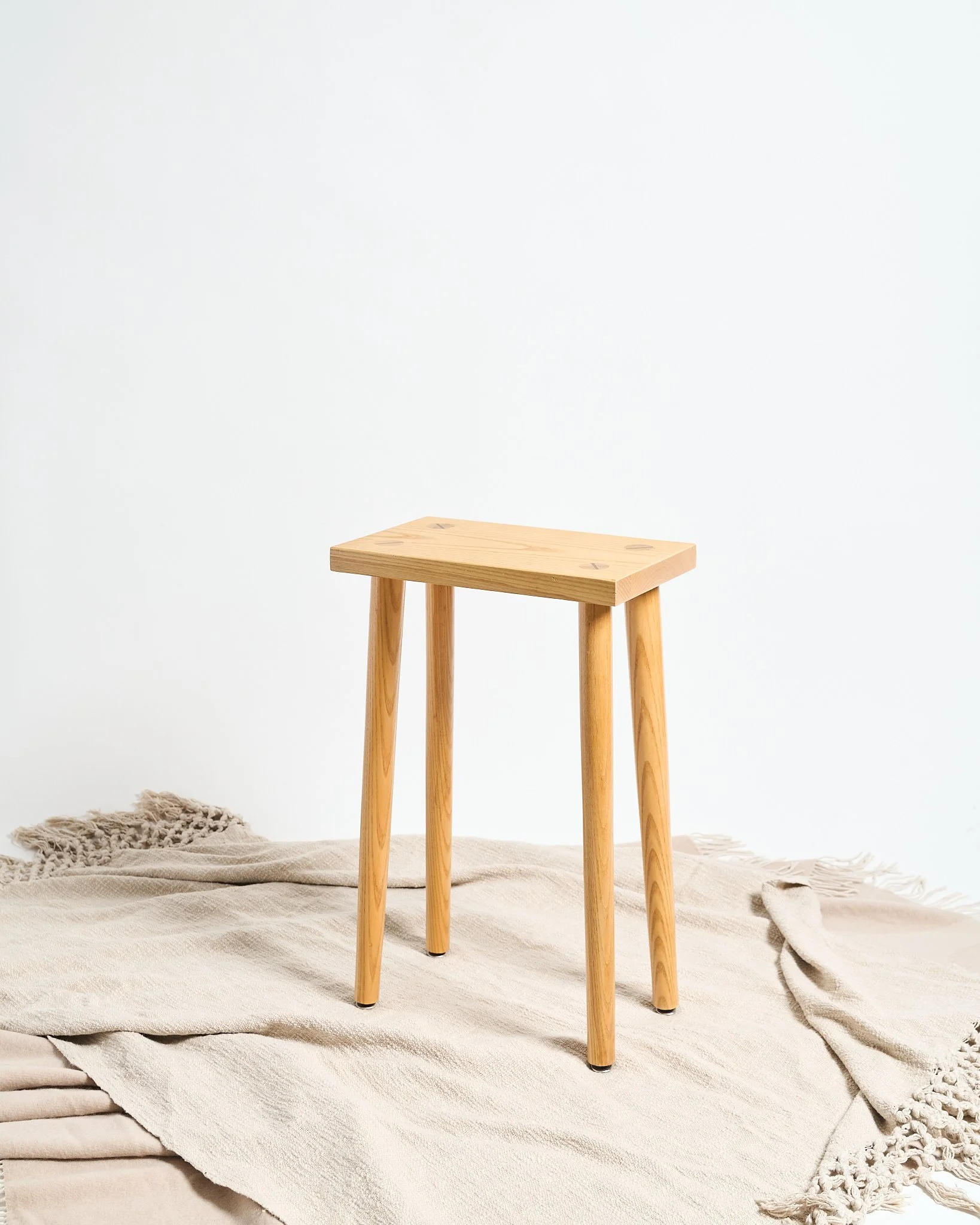 2025_LG ITEMS_Vase_Stool_Chairs5131.jpg