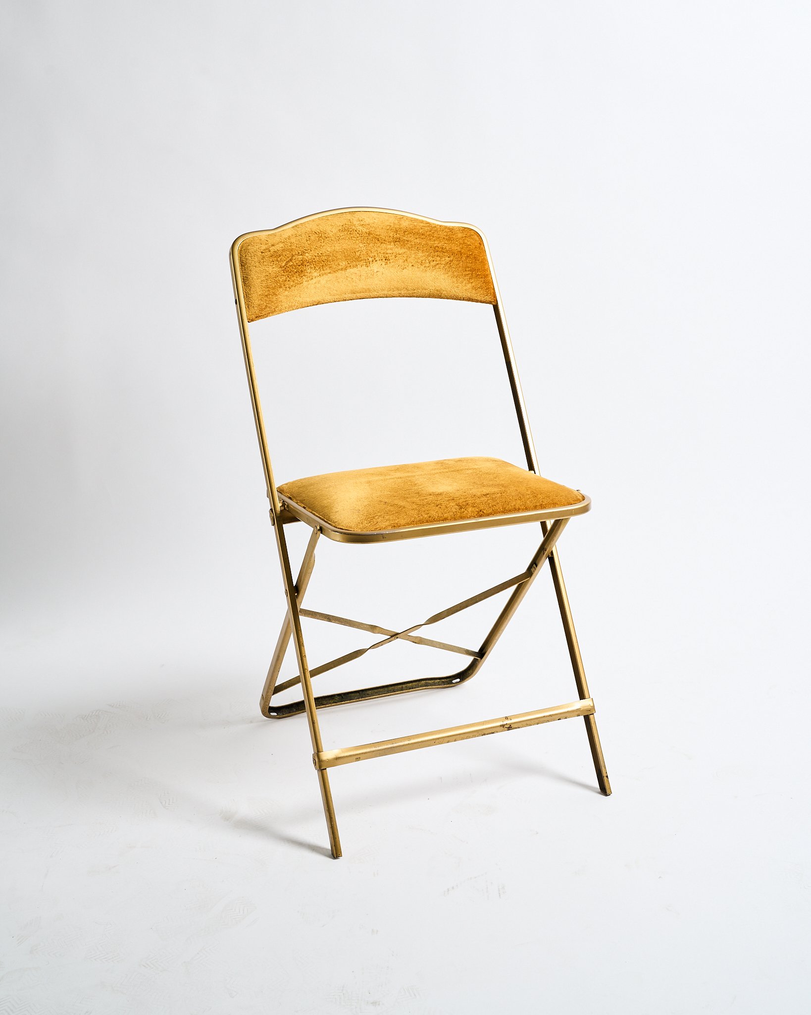 2025_LG ITEMS_Vase_Stool_Chairs0013.jpg