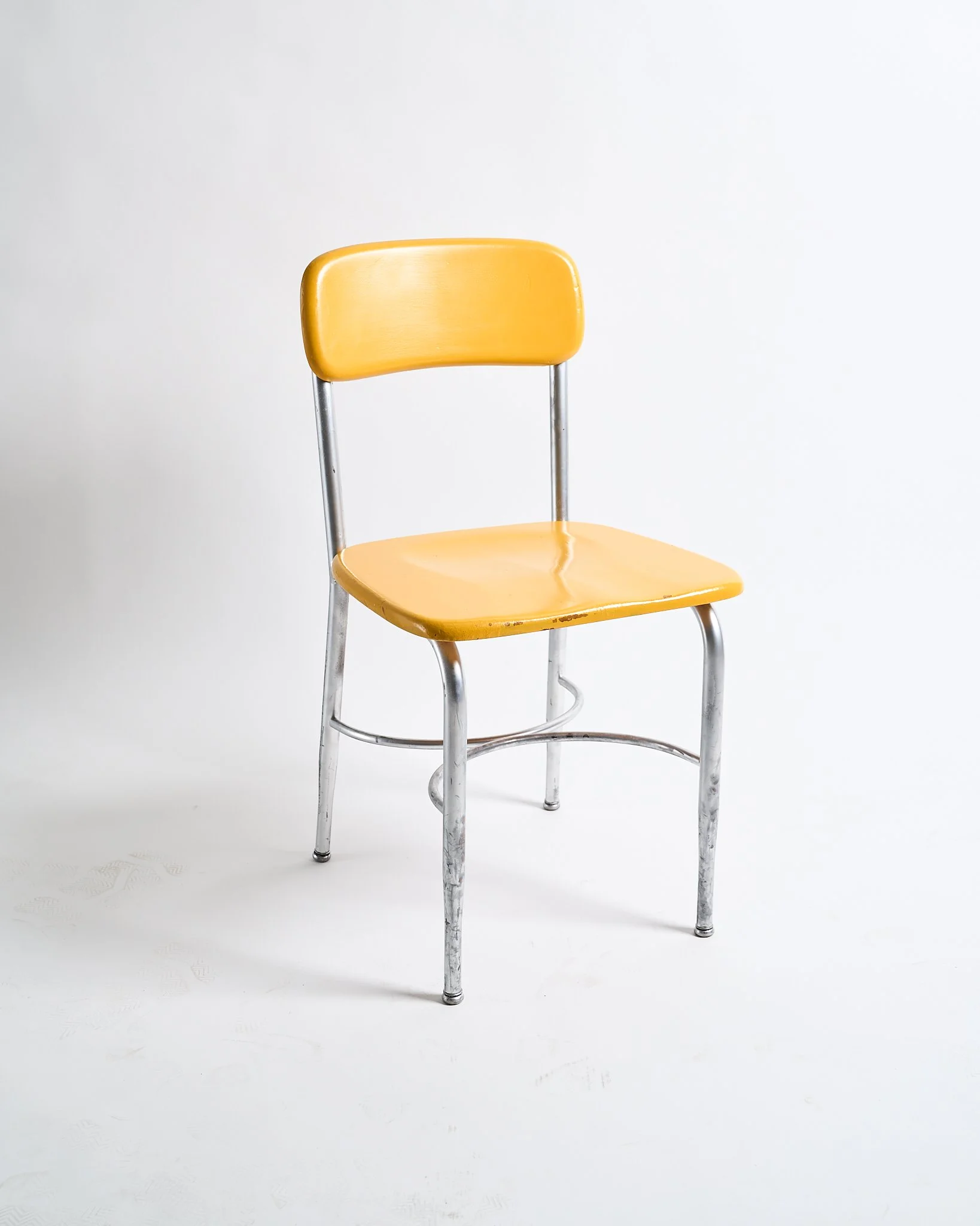 2025_LG ITEMS_Vase_Stool_Chairs0004.jpg