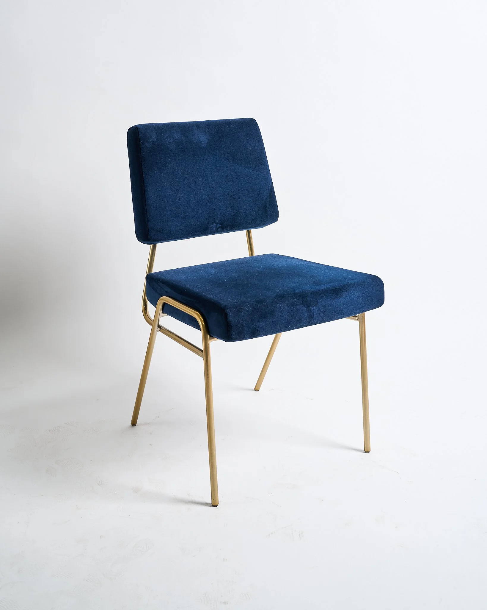 2025_LG ITEMS_Vase_Stool_Chairs0021.jpg