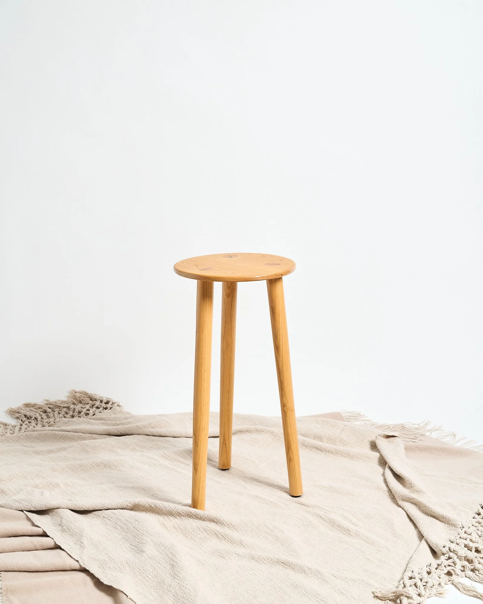 2025_LG ITEMS_Vase_Stool_Chairs5136.jpg