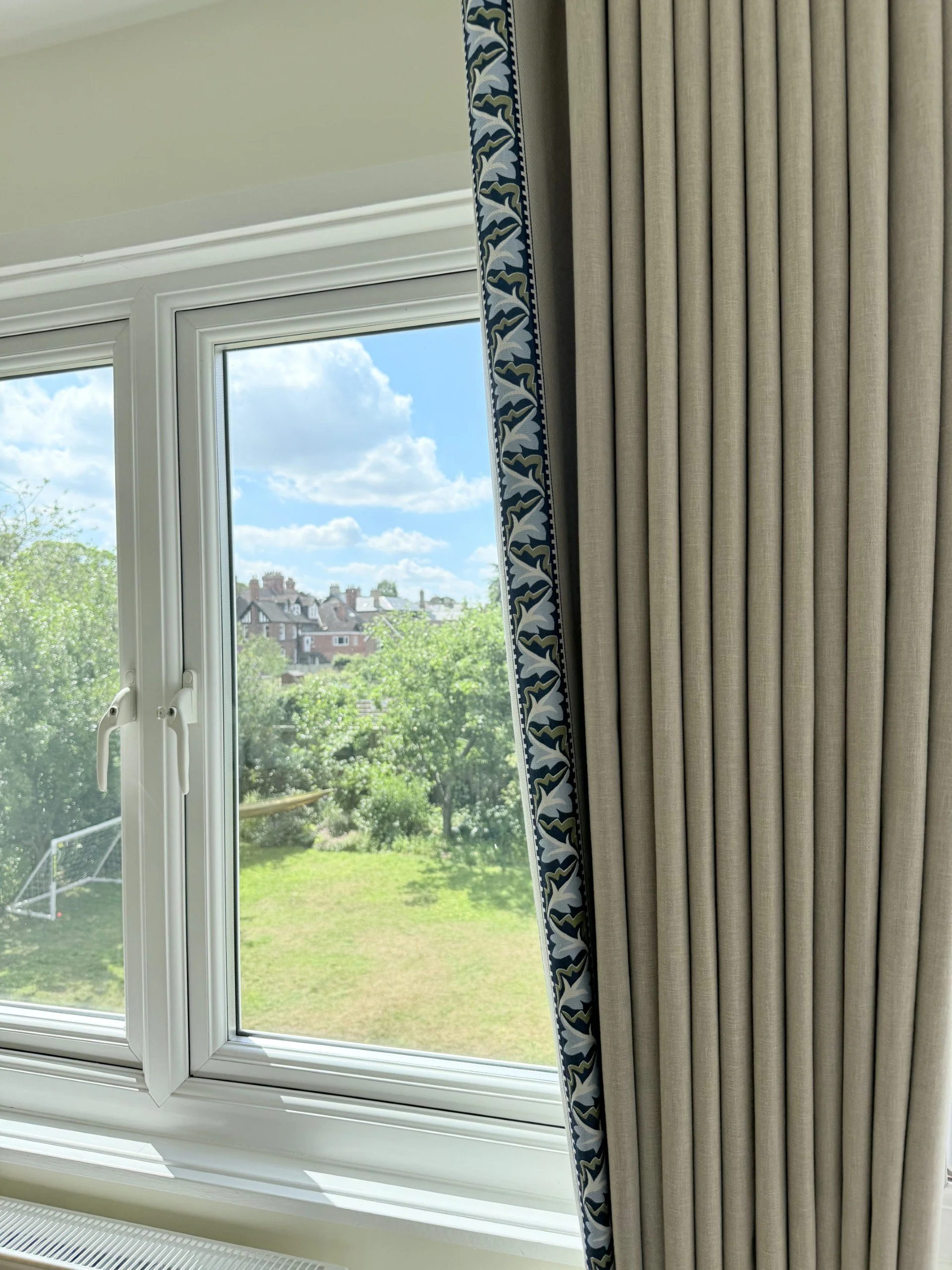 Wave Curtain Morris and Co detail leading edge