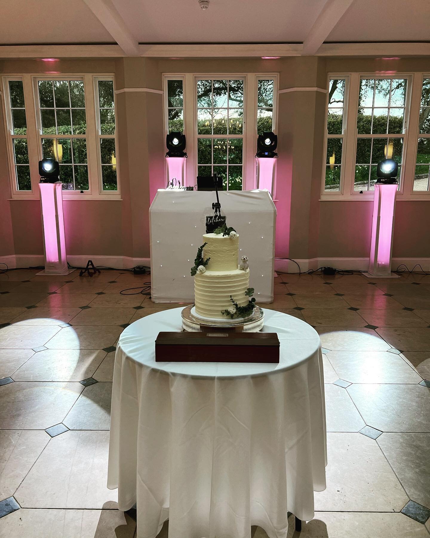 Another beautiful wedding at @rockbeare_manor_  Alway a pleasure #djlife #mobiledj #mobiledjsetup #mobiledjservice #bose #americandj #americandjlighting #timelapse #weddingdj #devondj #plymouthdj #disco #wedding #dmxlihhting #dancefoor #leddancefloor