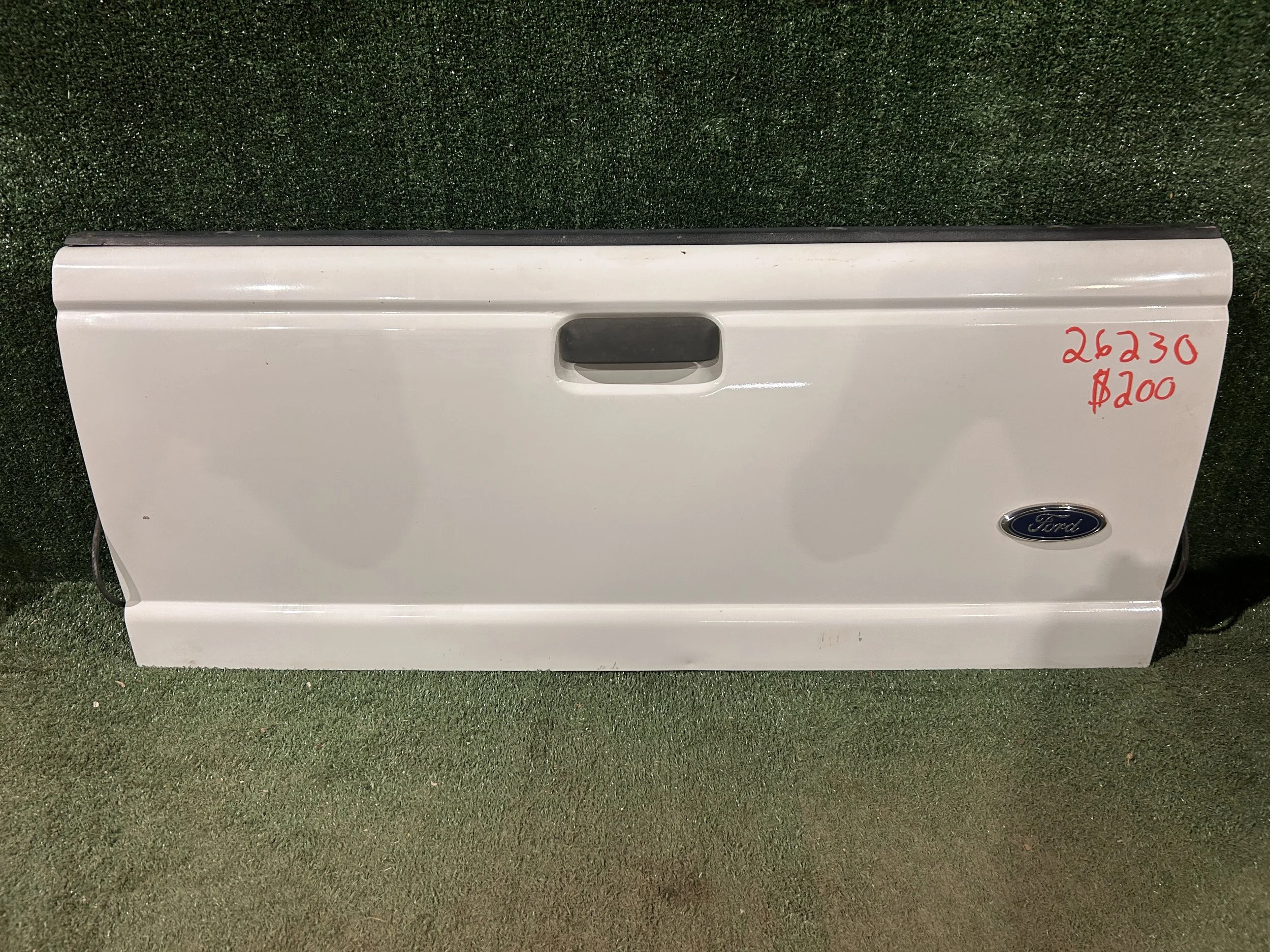 White 94-11 Stepside Tailgate #26230