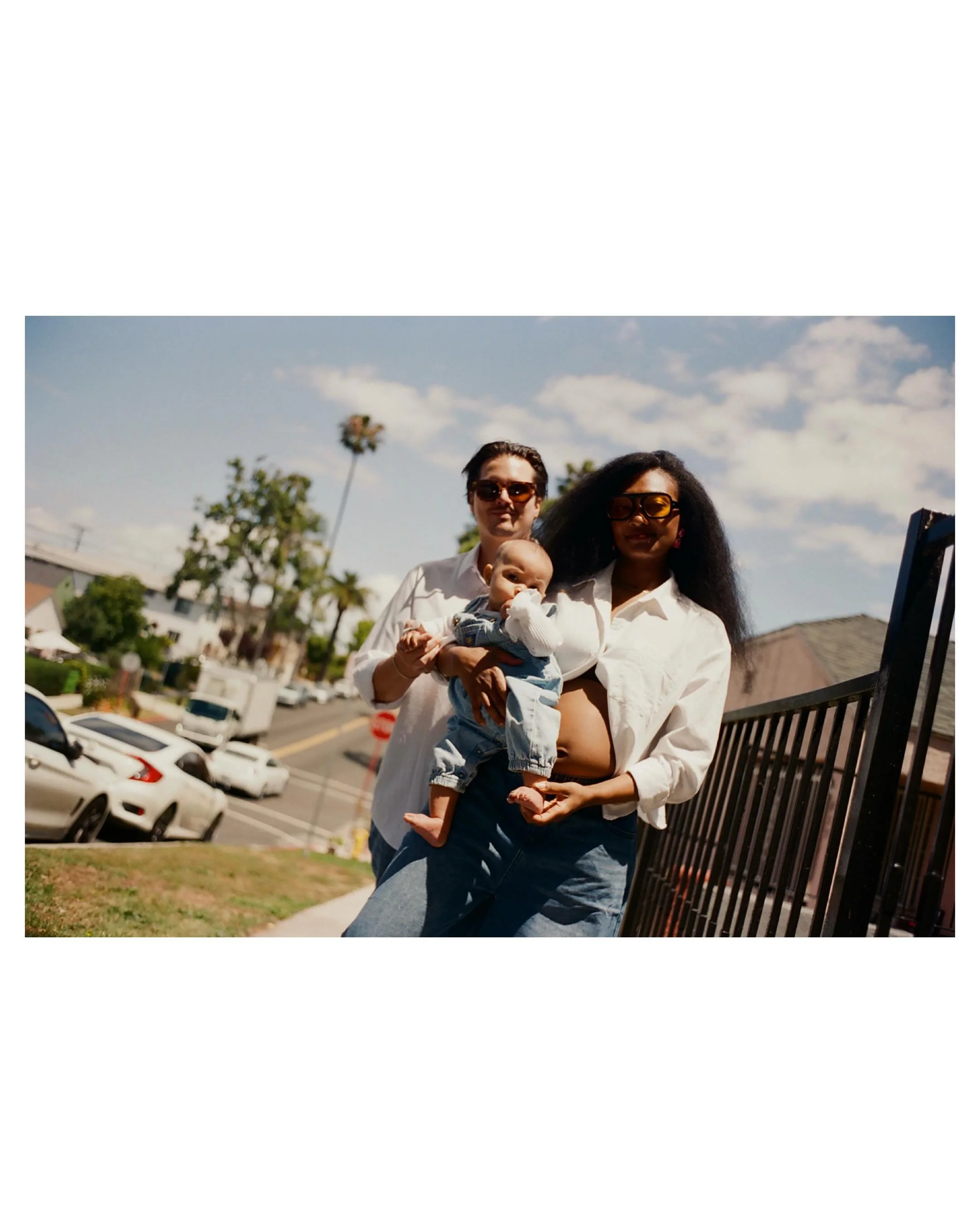 While I&rsquo;m still on the high of the California sunlight, had to squeeze in a quick family 🎞️ session ✨🌴&hearts;️. Happy to have been there again to document this beautiful mama to be the second time around!