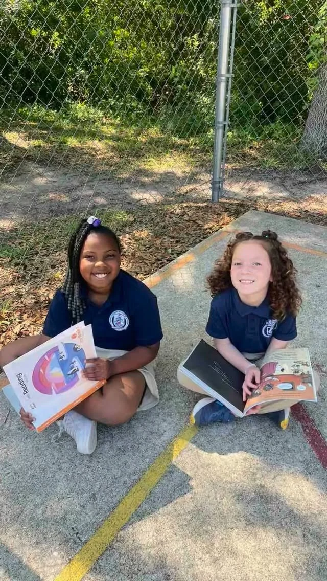 🎒 Our students share what makes their school days so special! From learning and laughter to friends and fun — hear what they love most about their day at Global Intercoastal! 💙 #SchoolJoy #LearningInAction