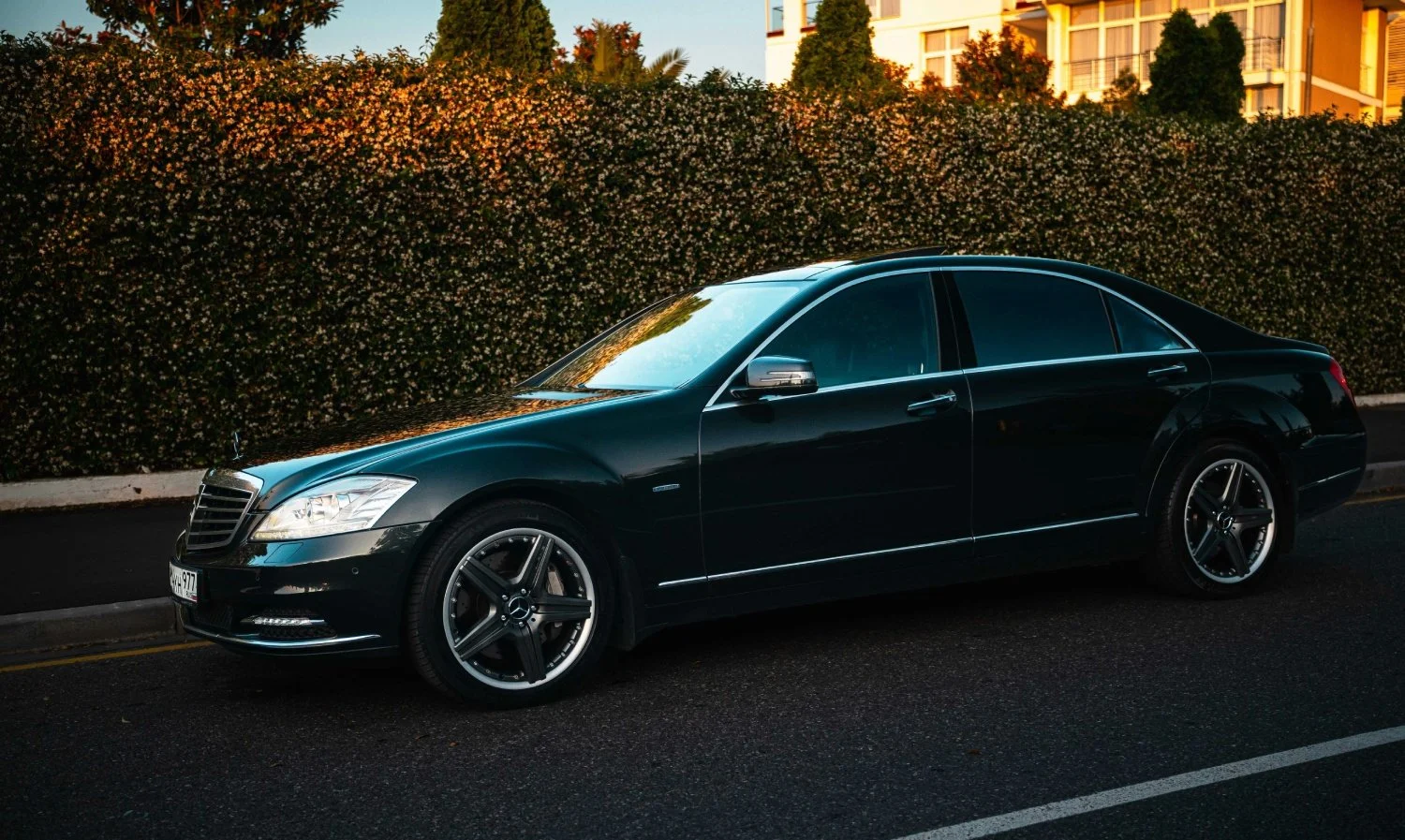 How Much Does Luxury Car Service Cost in Honolulu? (2026 Price Guide)