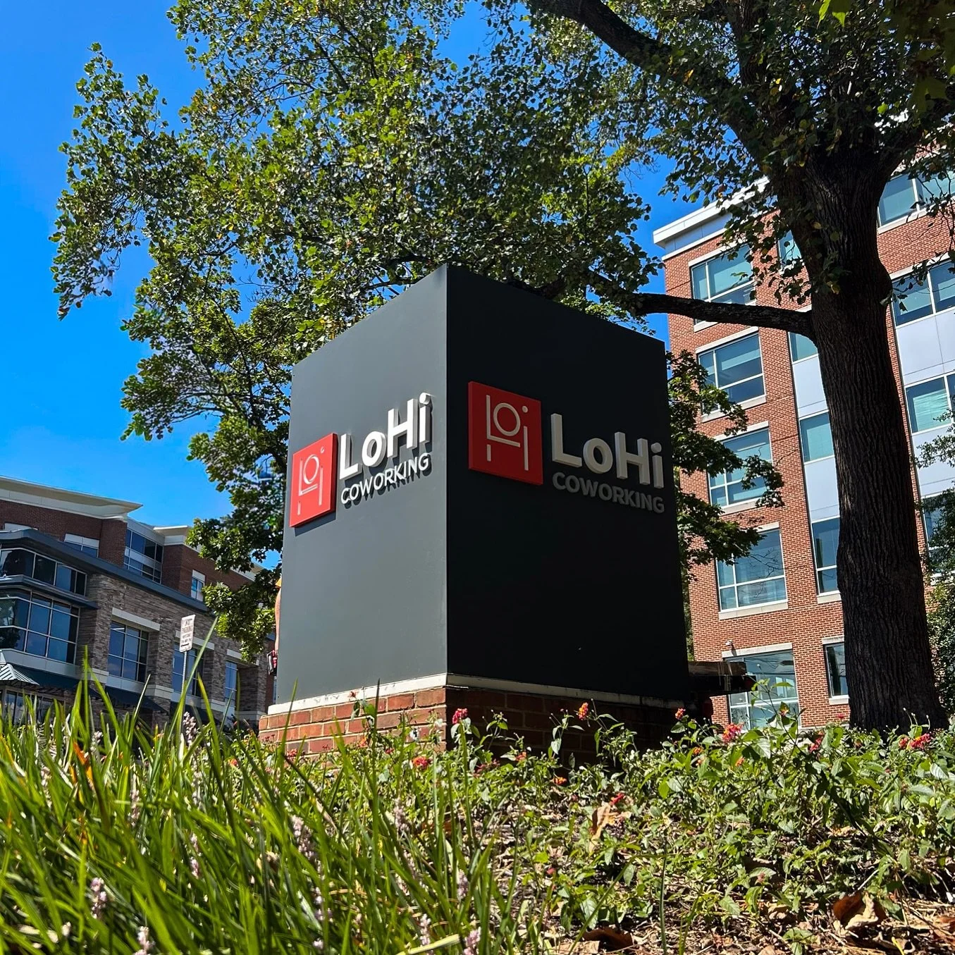 This new sign was recently installed for LoHi! Multi-dimensional signs allow signs to be legible from any angle 📐

#sign #customsigns #signshop