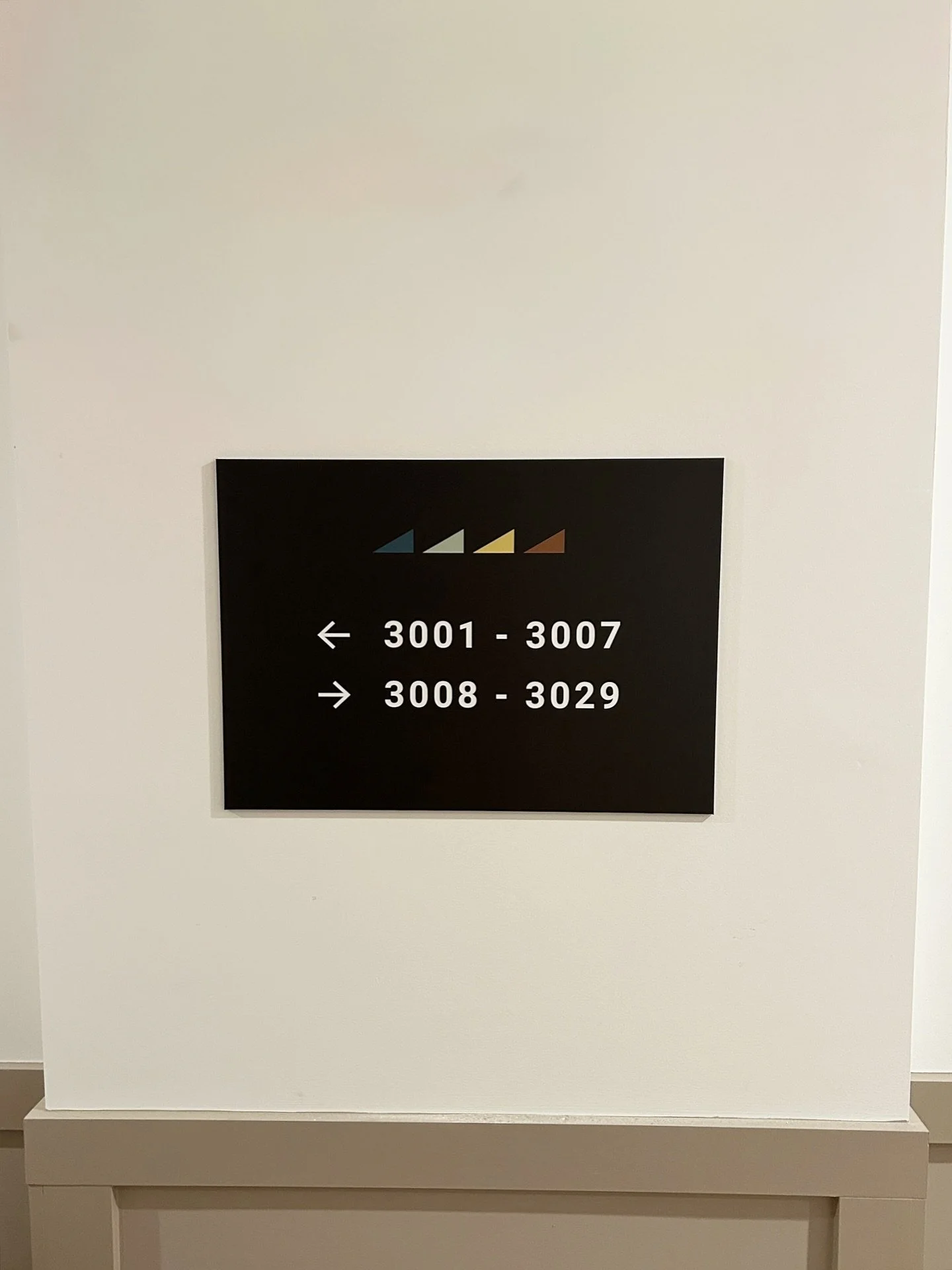Feeling lost? Maybe these directionals will help ⬆️

#sign #customsigns #directionalsigns