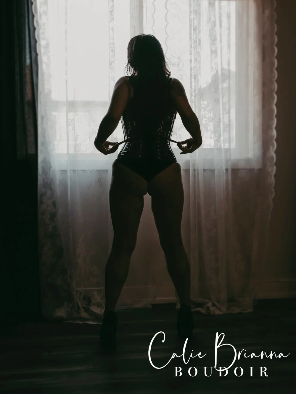 Twenty images.
One woman.
A hundred different reminders of her power.

Sharing an entire session matters to me because it shows the full story &mdash; the way confidence unfolds, the way posture softens, the way self-doubt quietly leaves the room.

Y