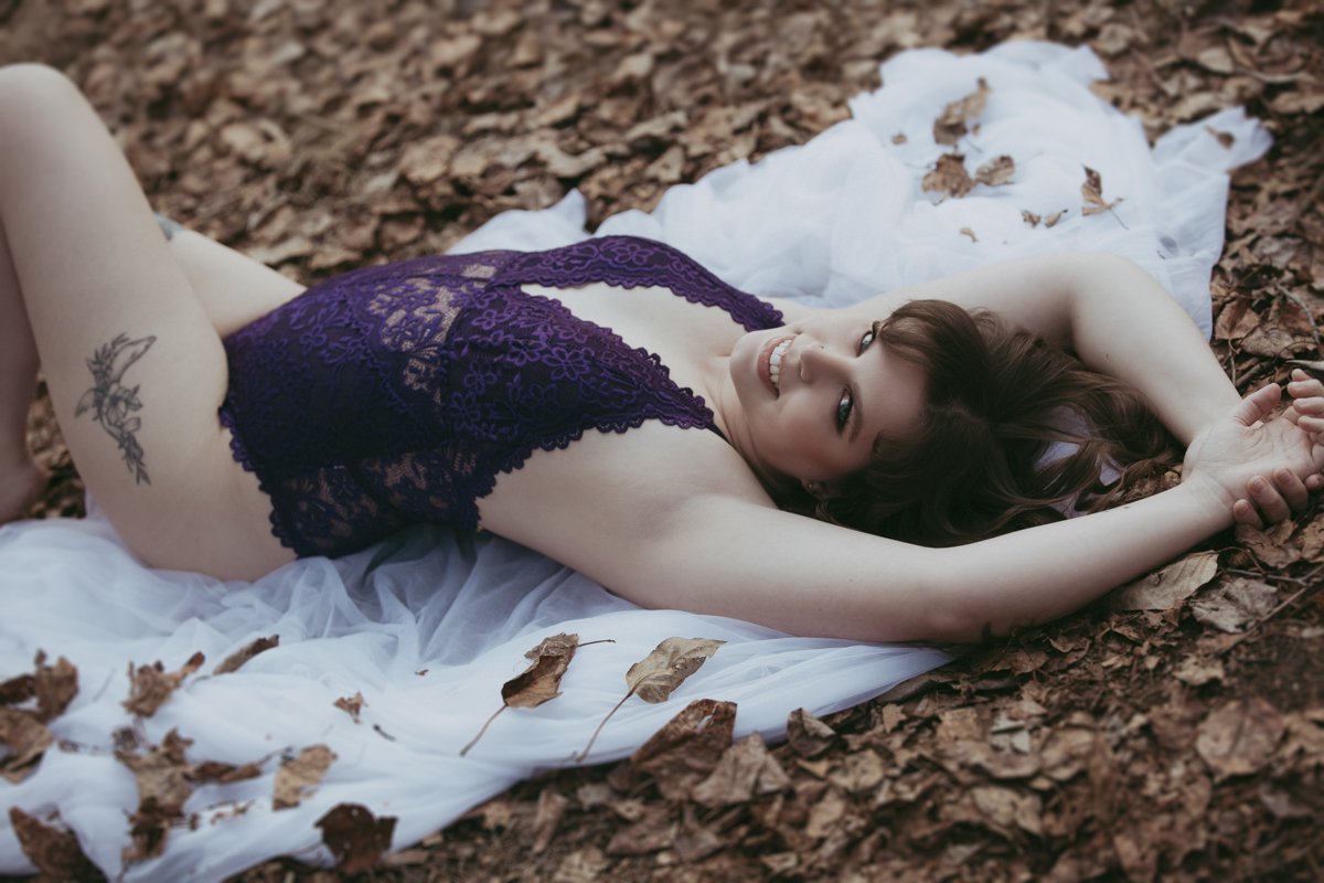 Outdoor-Boudoir-Photography-Edmonton-14.jpg