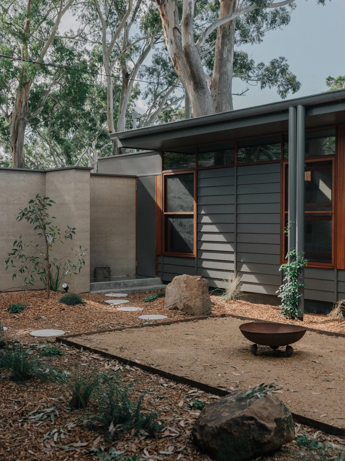 Mt Pleasant:
Undertaken whilst at Takt Studio for Architecture
Photographed by Shantanu Starick