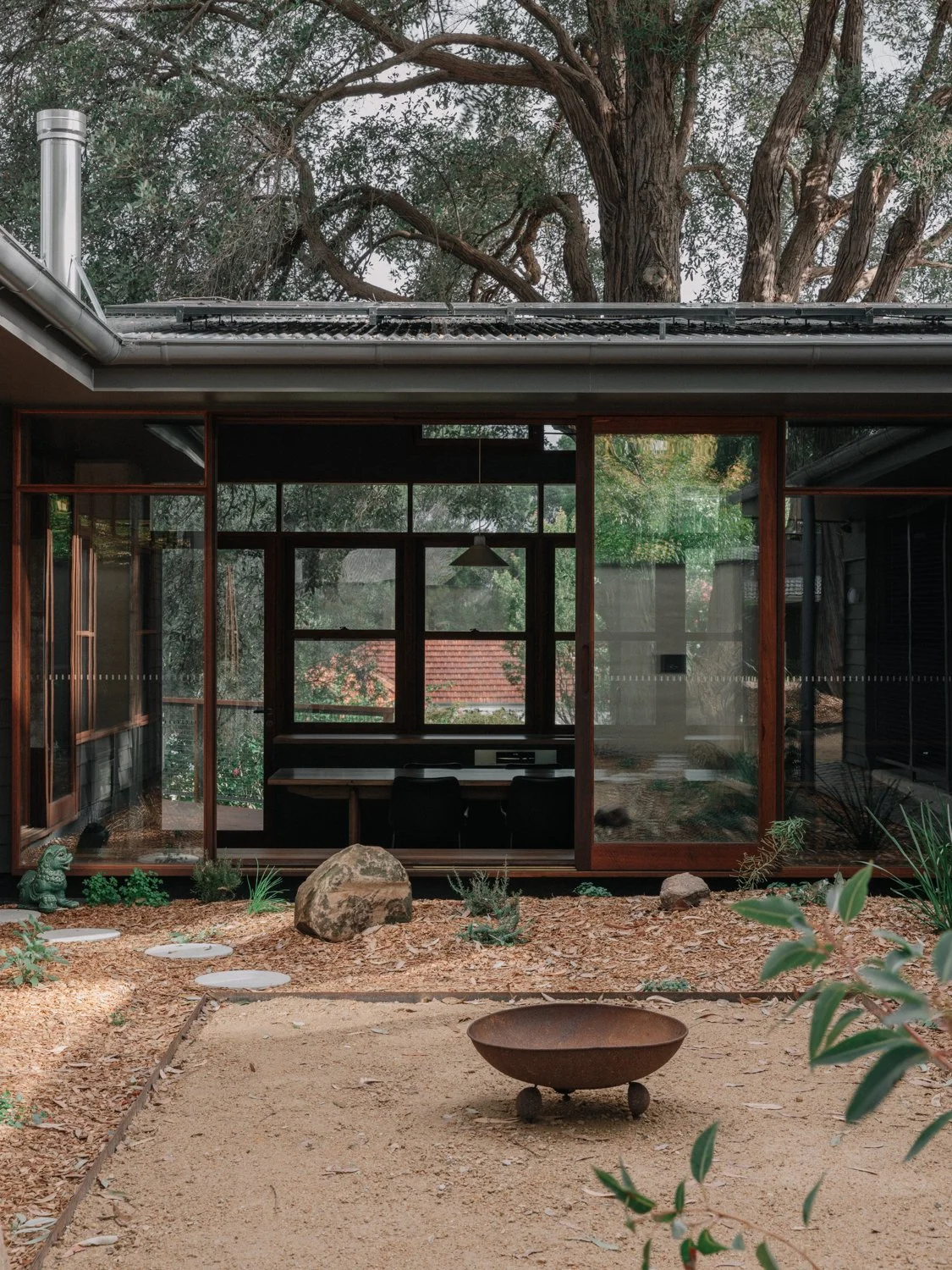 Mt Pleasant:
Undertaken whilst at Takt Studio for Architecture
Photographed by Shantanu Starick