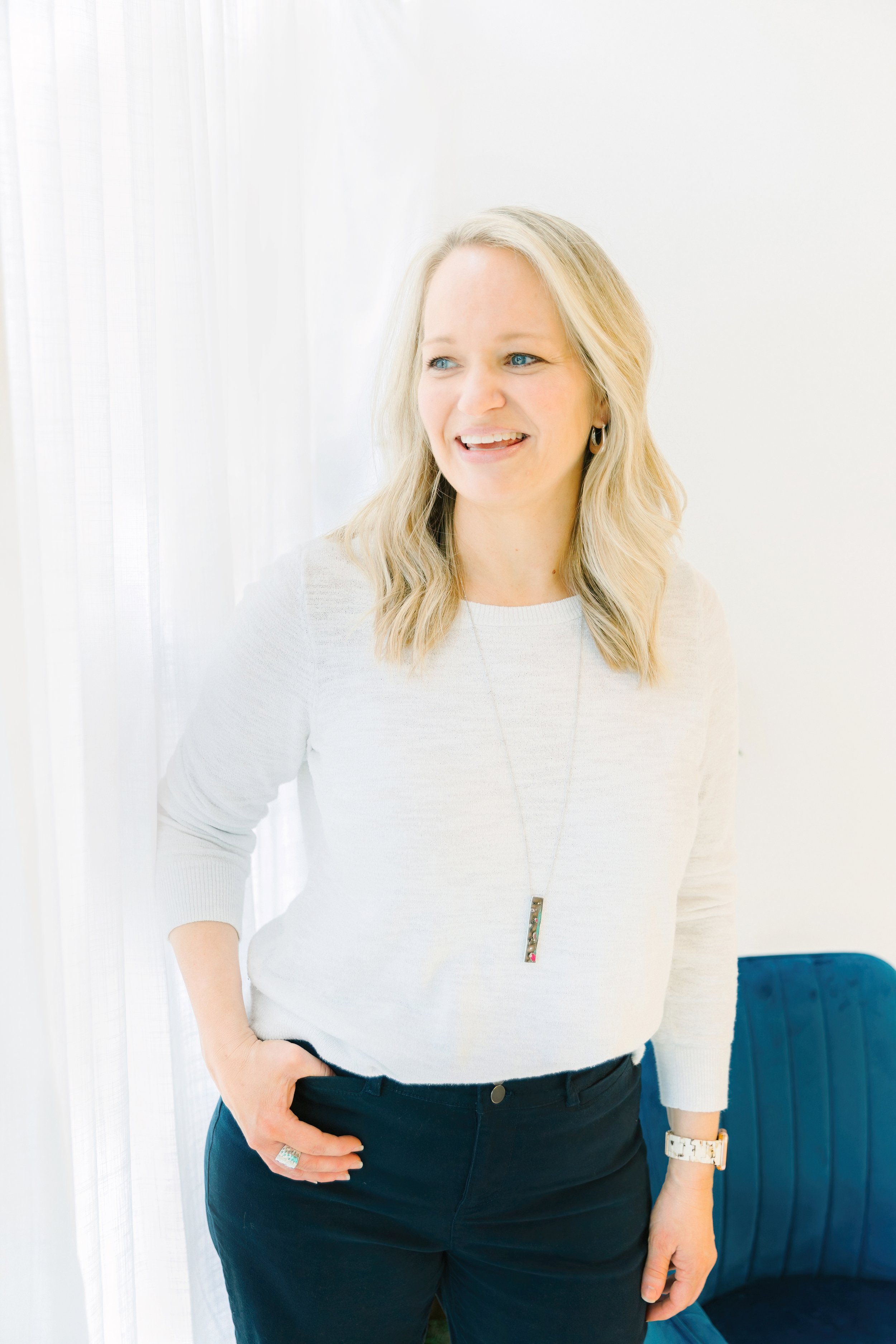 Laura is a certified stylist and color analyst based in San Antonio, Texas, specializing in personal wardrobe styling for military spouses at JBSA.