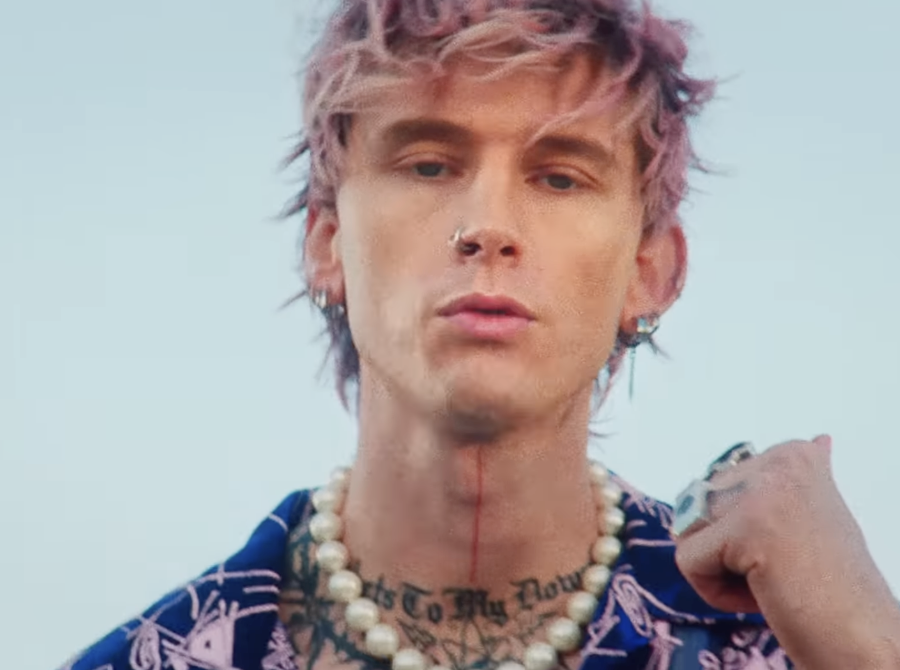 Blackbear, Machine Gun Kelly - "GFY"