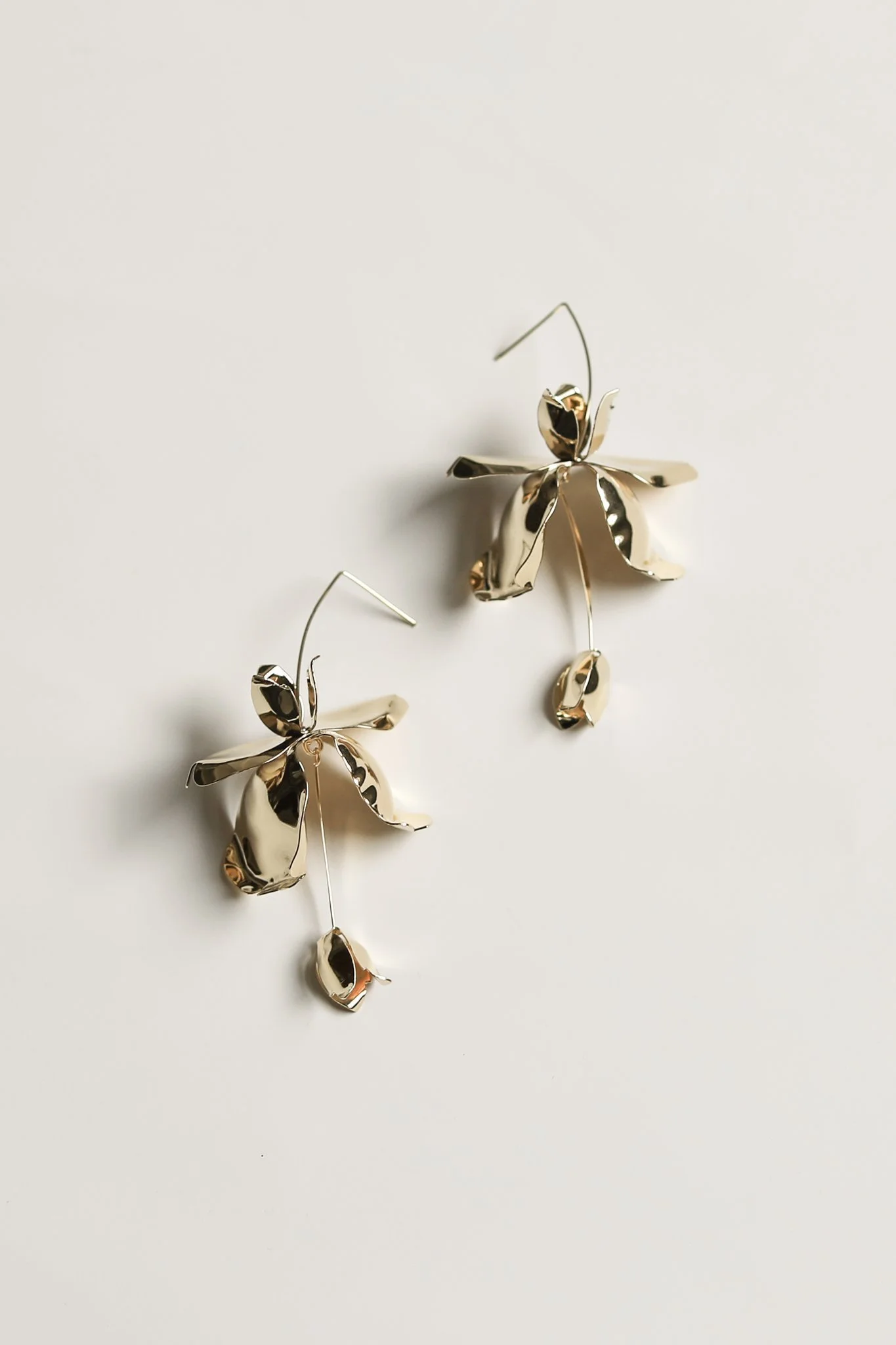 MAGNOLIA STEM EARRINGS