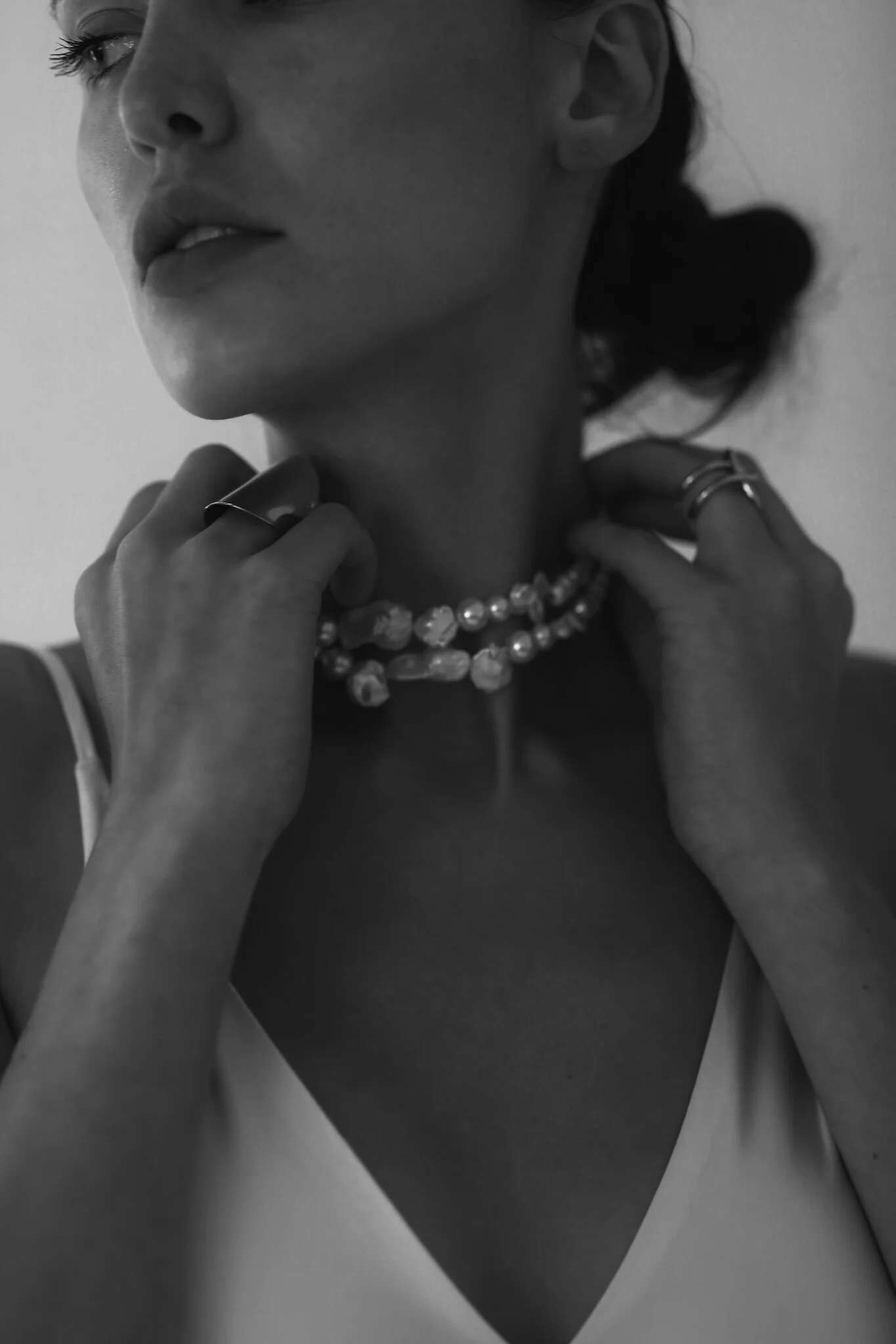 BAROQUE PEARL WAVERING NECKLACE