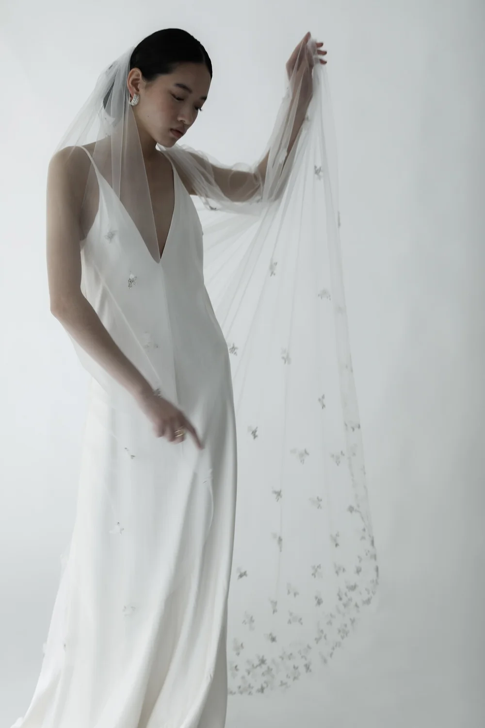 A.B. Ellie Sophie Veil Chapel Length Tulle Edge Wedding Veil | Classic Bridal Veil | A.B. ELLIE main image 2