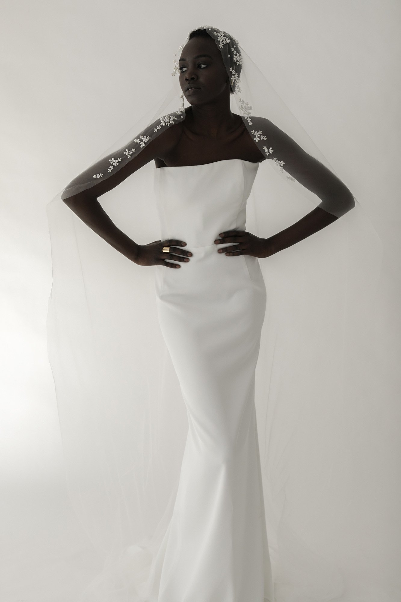 sonia-mantilla-pearl-veil-veil-abellie-bridal-accessories-07.jpg