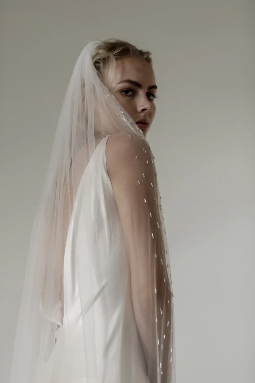 nova-edge-veil-abellie-bridal-  display picture 3