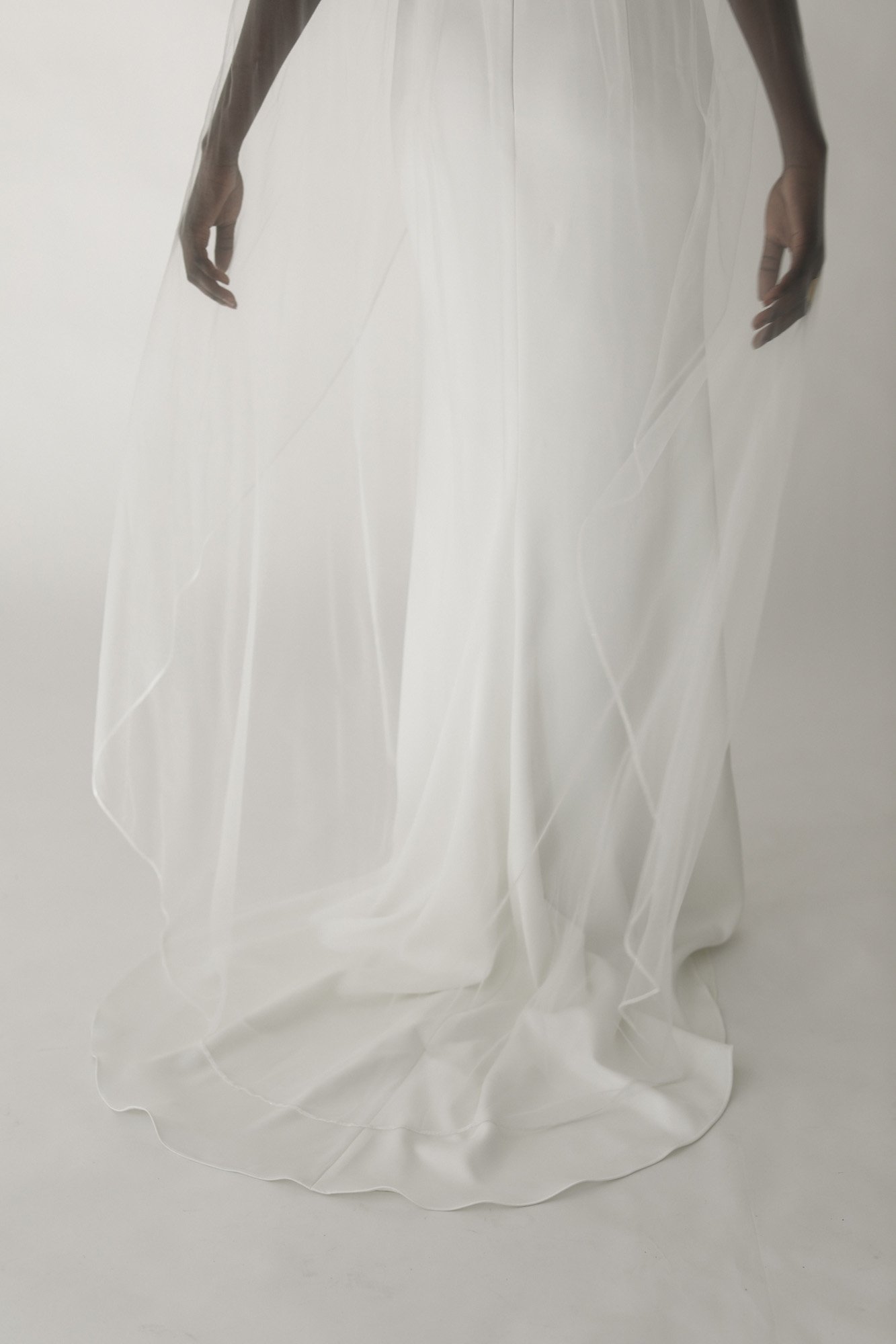 minimal-edge-veil-abellie-bridal-accessories-11.jpg