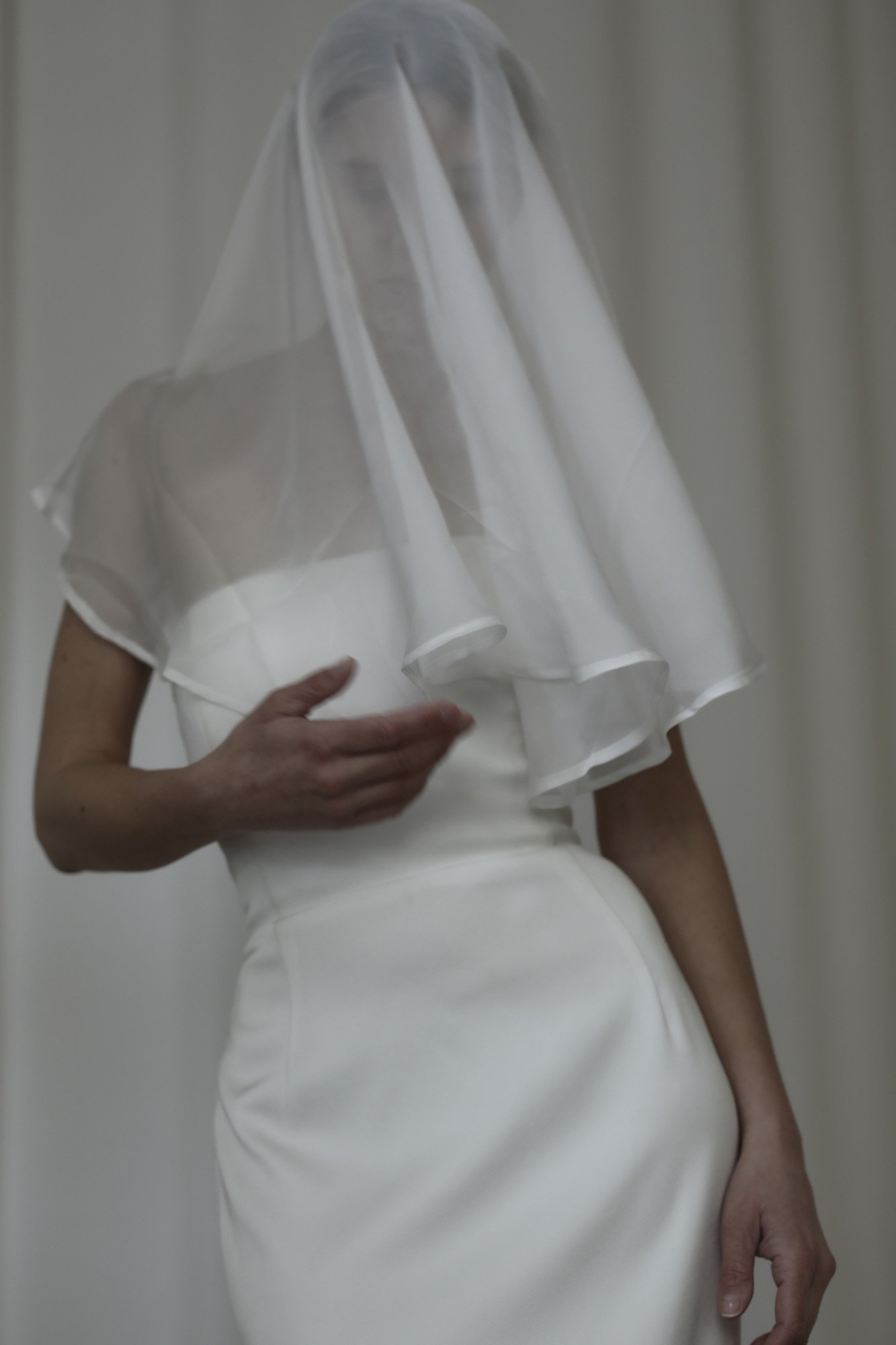 chiffon-circlet-veil-abellie-bridal-accessories-02.jpg