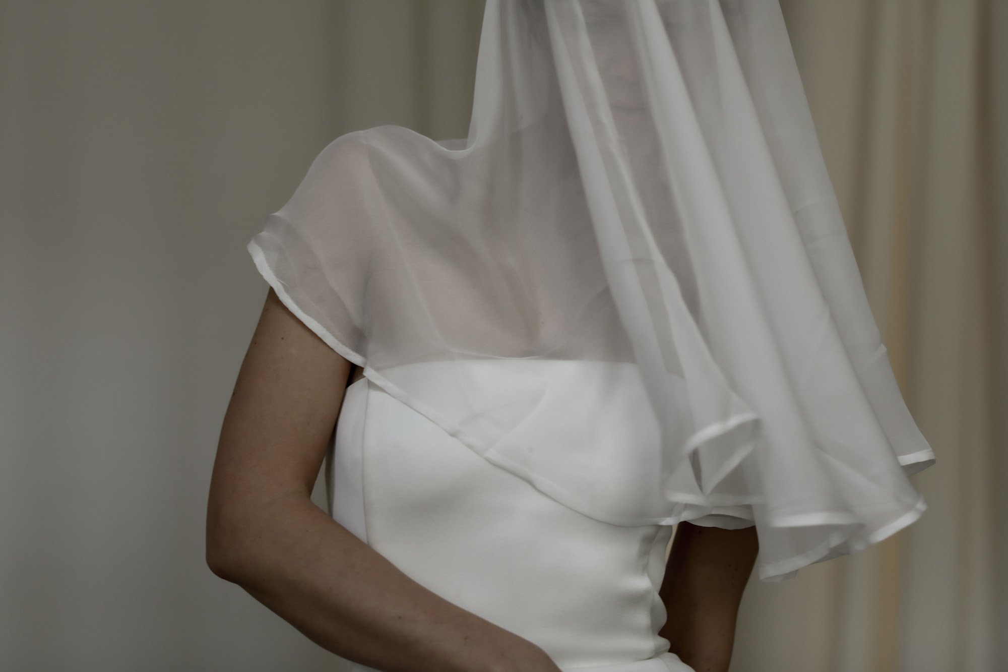 chiffon-circlet-veil-abellie-bridal-accessories-06.jpg