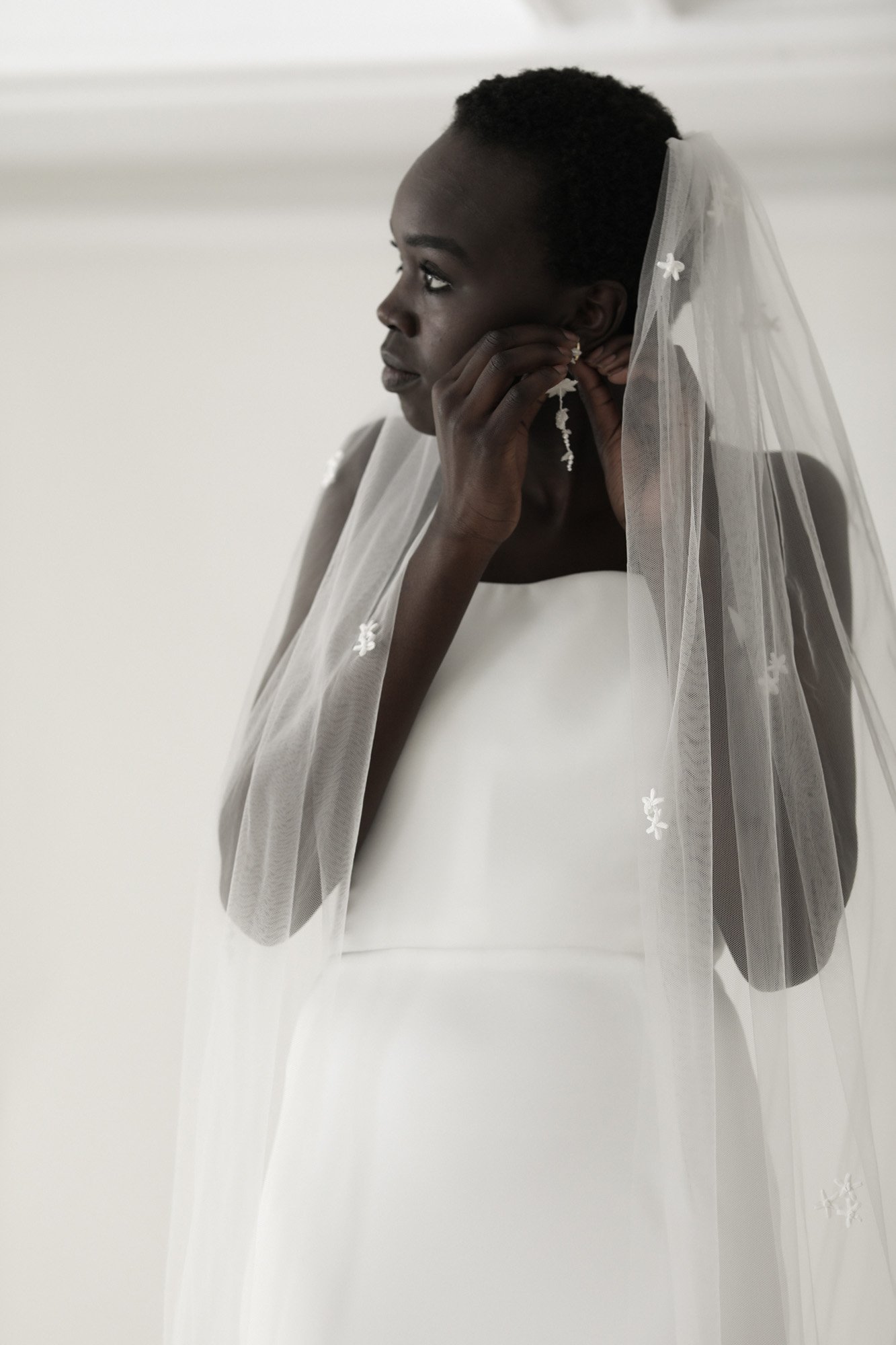 aster-veil-abellie-bridal-accessories-07.jpg