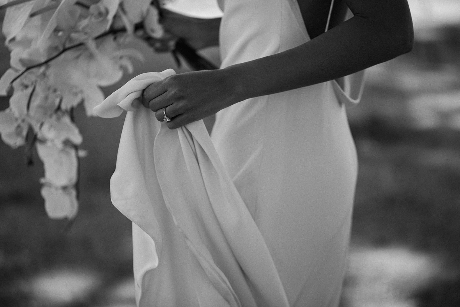 glass-strands-abellie-bridal-earrings-rachel-and-ryan-realwedding-victoriagoldphotography-01.jpg