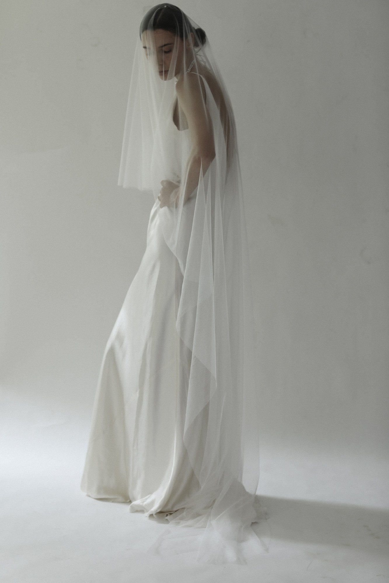 raw-edge-veil-abellie-bridal-accessories-53 (1).jpg