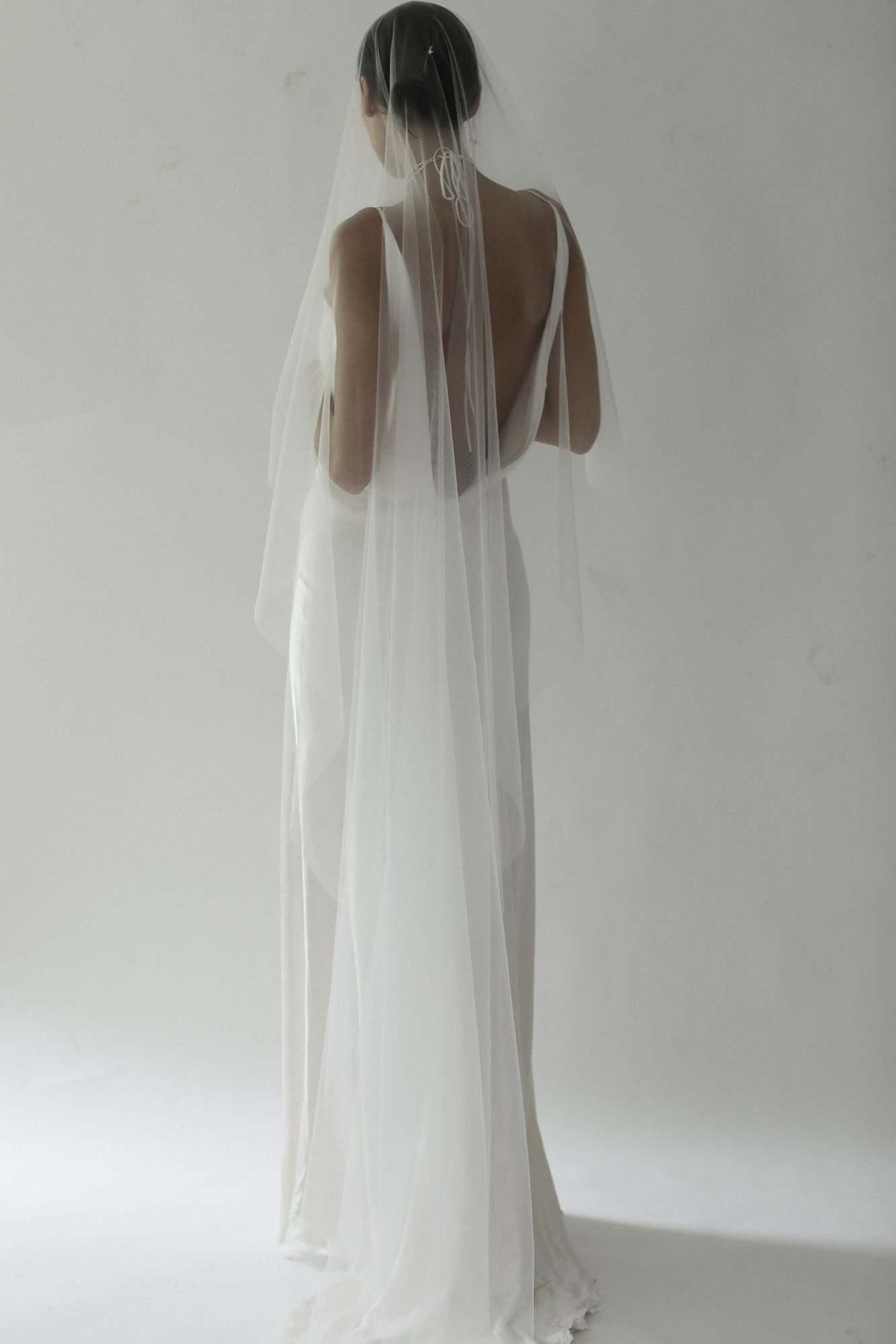 raw-edge-veil-abellie-bridal-accessories-49 (1).jpg
