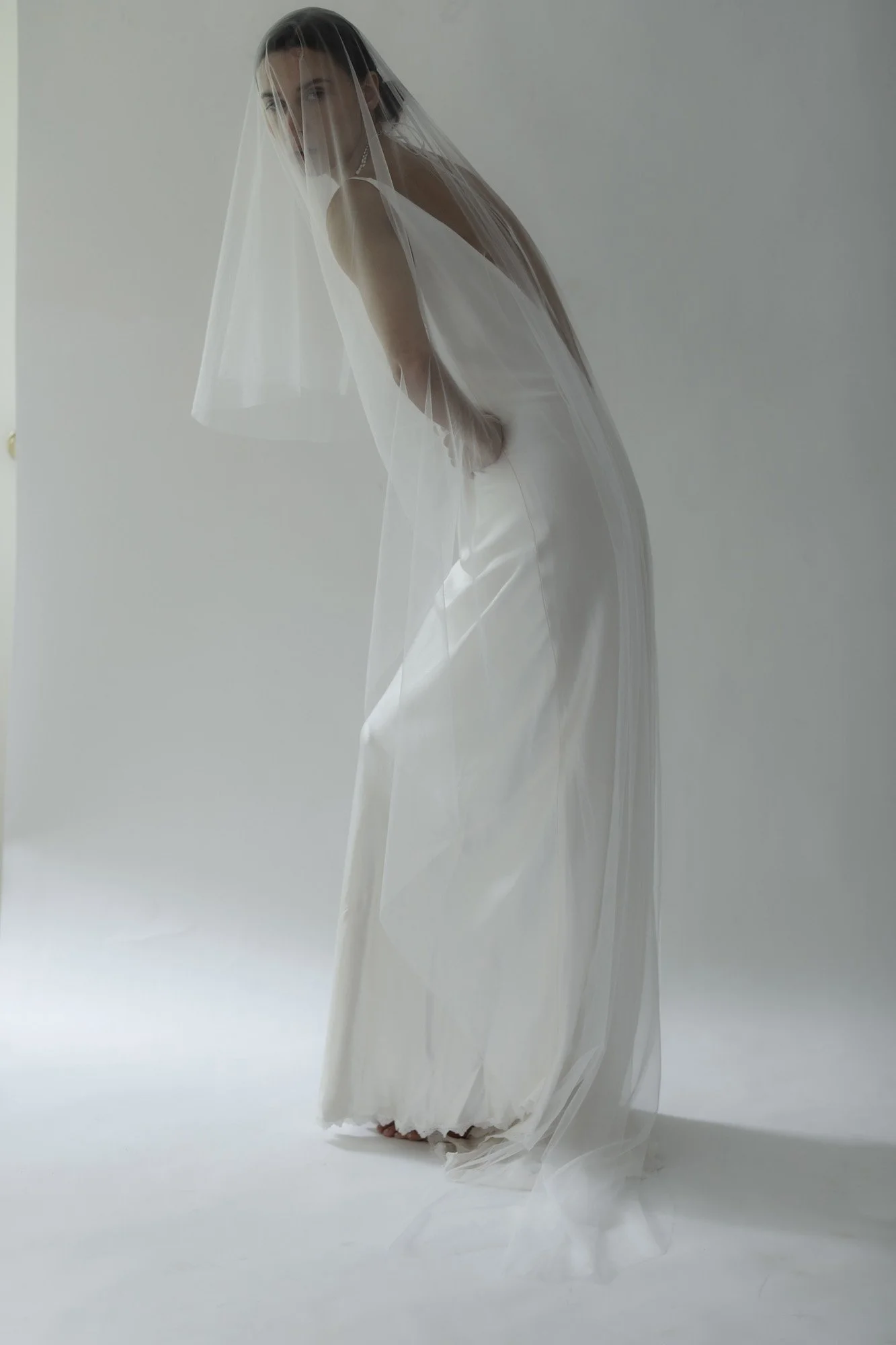 raw-edge-drop-veil-abellie-bridal-accessories-34.jpg