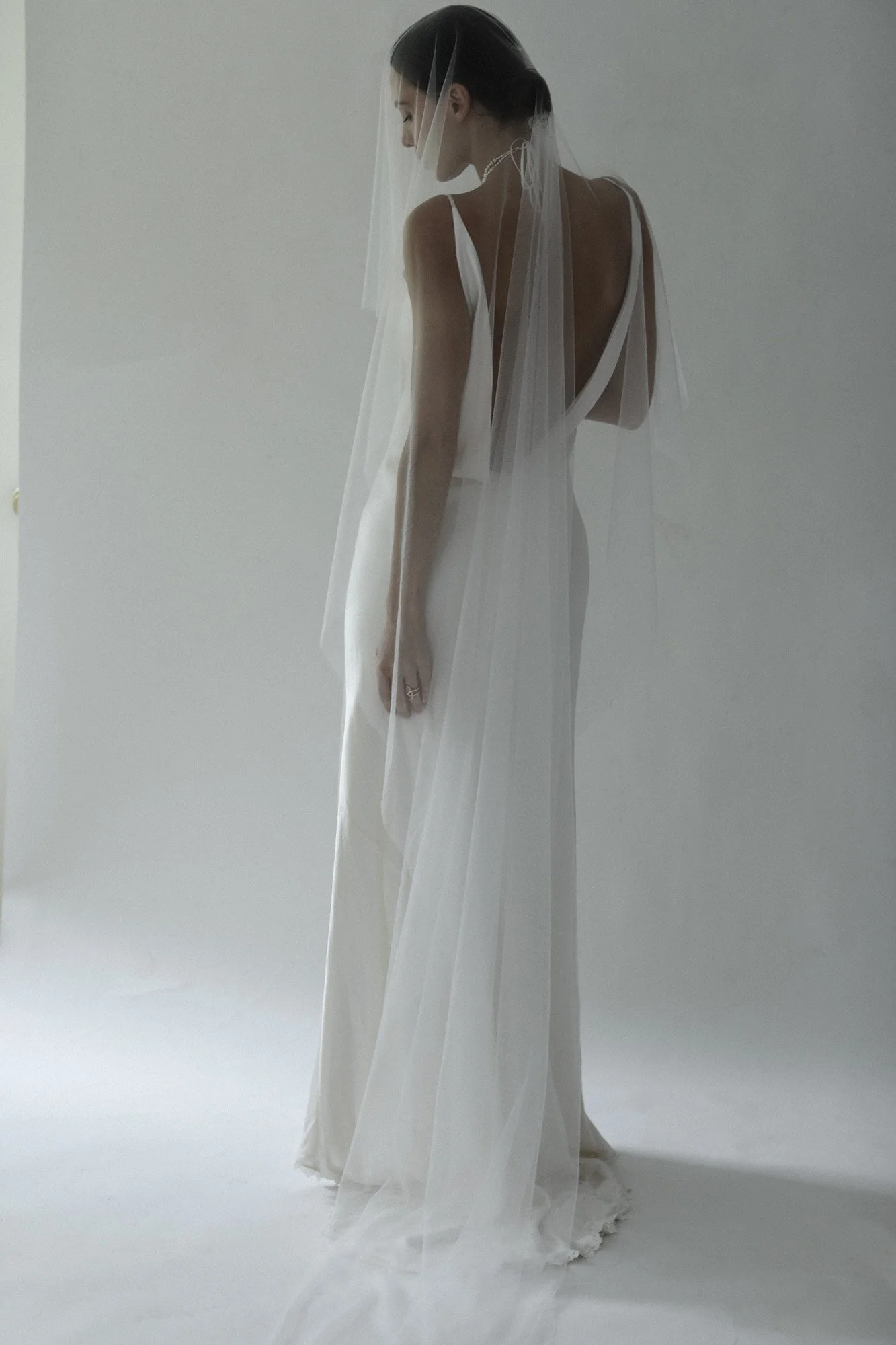 raw-edge-drop-veil-abellie-bridal-accessories-29.jpg