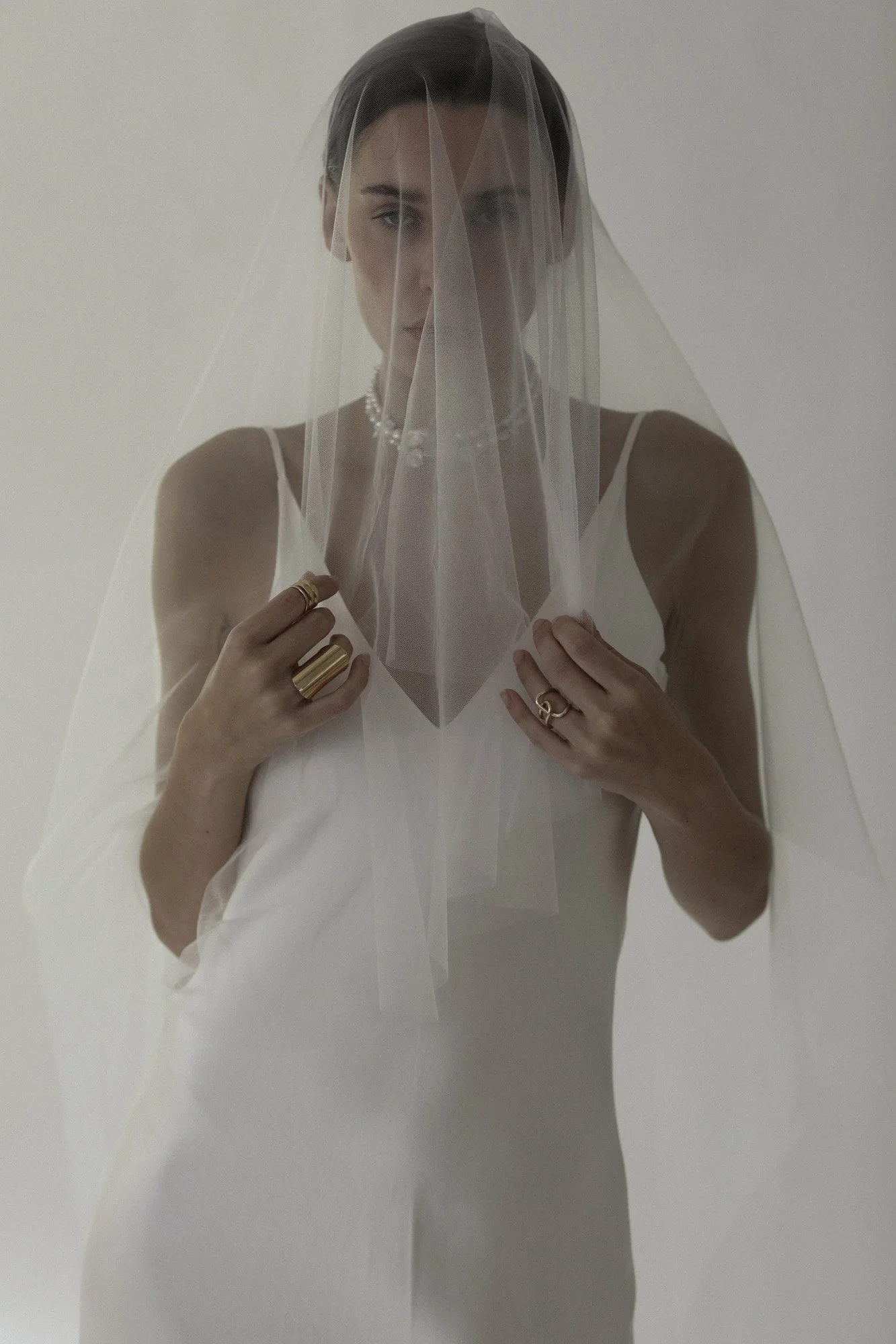 raw-edge-drop-veil-abellie-bridal-accessories-05.jpg