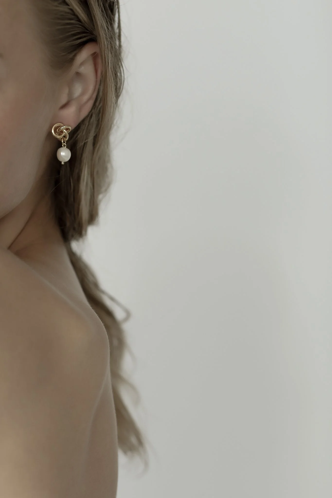A.B. ELLIE Infinity Knot Baroque Drop