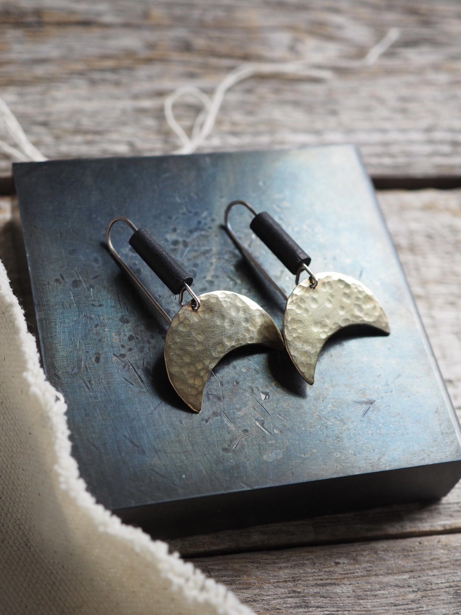 Crafts & Drafts - Metalsmithing workshop: Stacking Ring & Textured Earrings