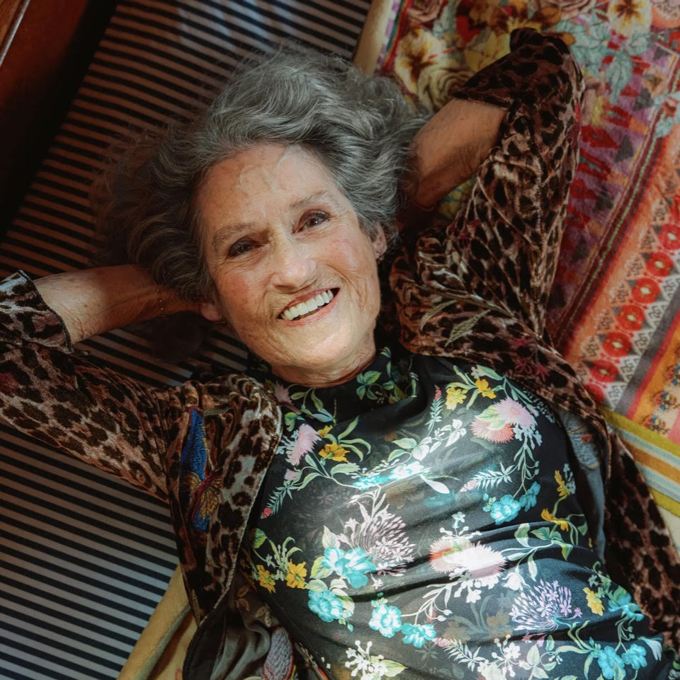 Caress, last-quarter moon