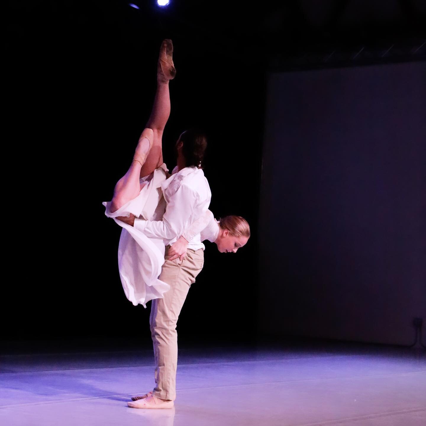✨Happy World Ballet Day 🩰

📸: @hannahdoerr 

Title: Of a Feather
Choreographer: @emmaandres 
Dancers: @lilycostantino @art1sdance