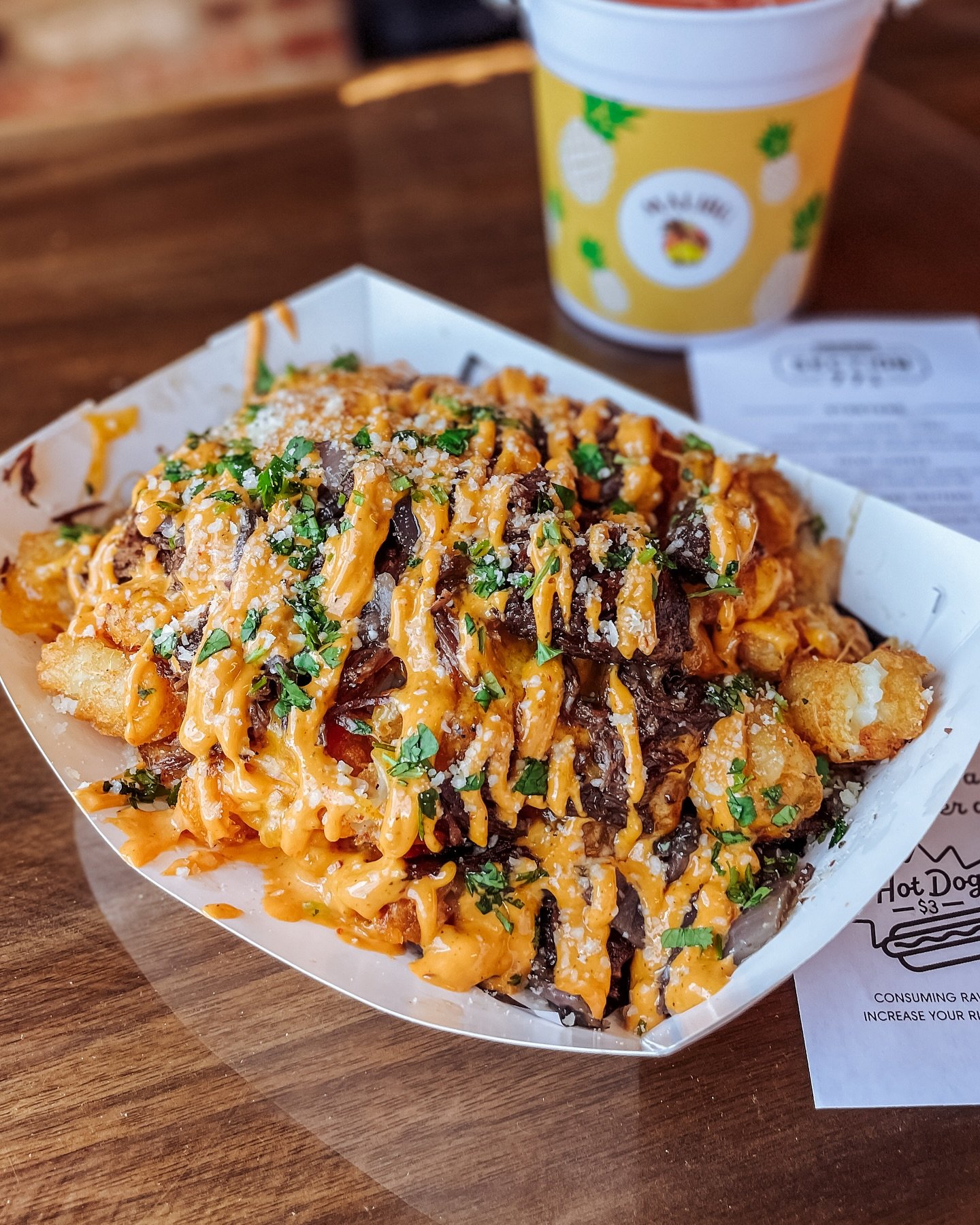 Short rib and tots: the ultimate comfort combo 👏

Loaded Tots bacon, cheese, chipotle aioli, green onion (Make sure to add short rib 😉)